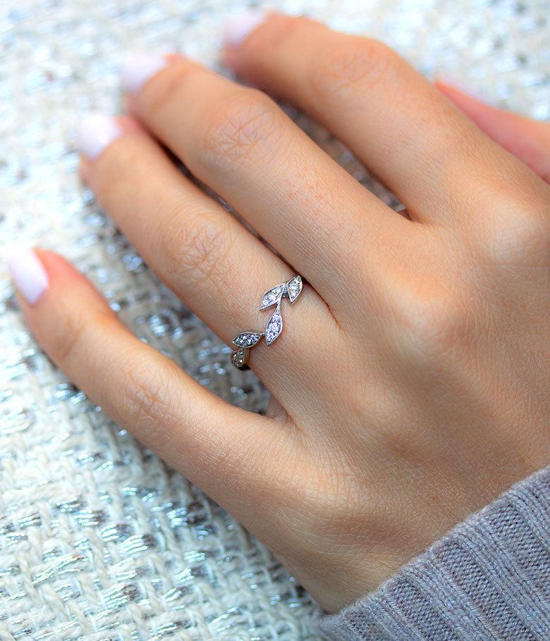 18K Gold 5 Leaf Curve Ring for Women - Elegant Nature-Inspired Jewelry Gift for Anniversary, Birthday & Special Occasions