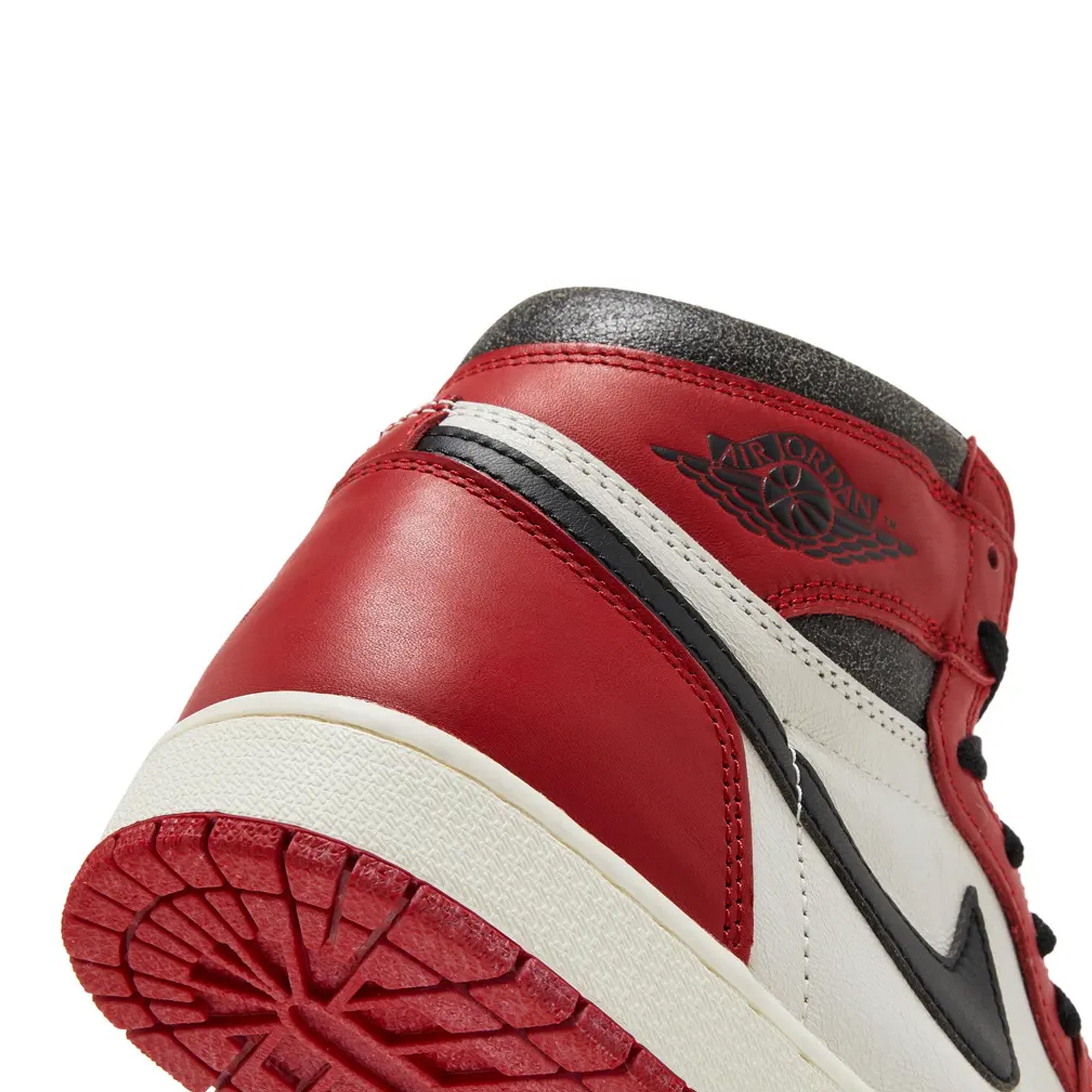 Air Jordan 1 Retro High OG 'Chicago Lost and Found' Sneakers (2022) - Men's Basketball Shoes for Streetwear & Casual Style