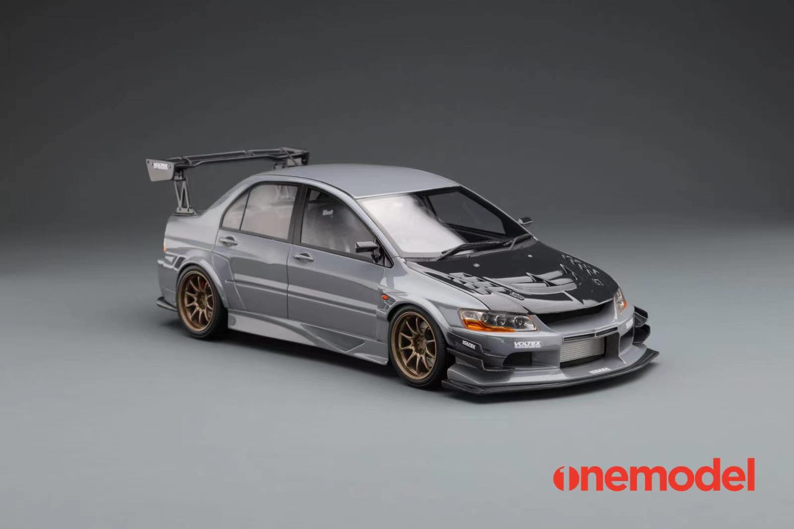 1:18 Scale Mitsubishi Lancer Evolution IX Voltex Model Car with Carbon Fiber Hood - Iron Gray Diecast Collectible for Car Enthusiasts & Display Shelf Decoration