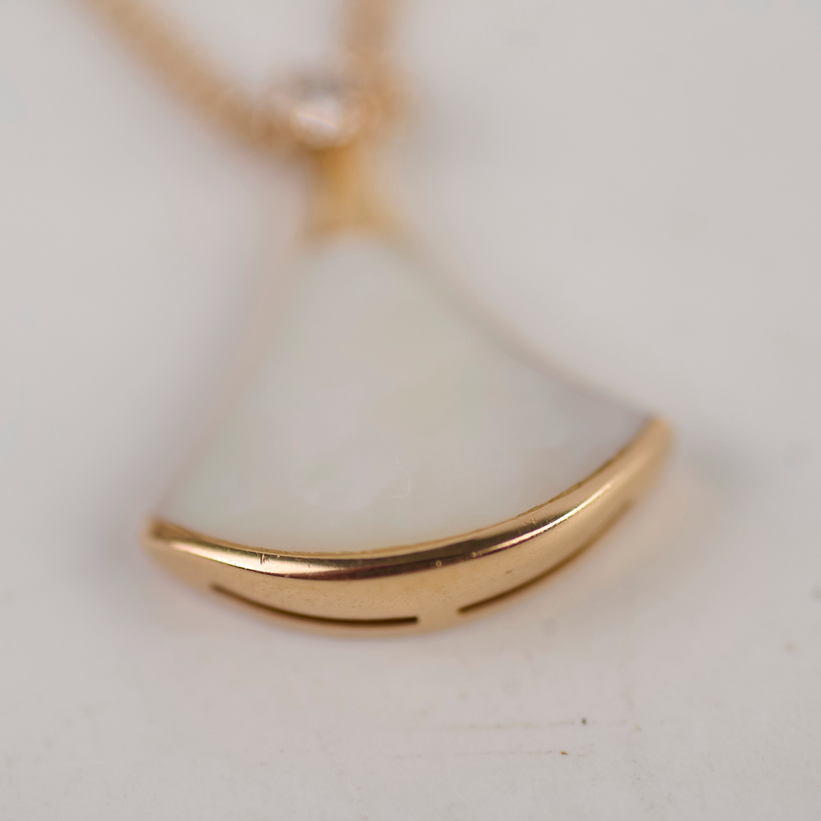 Bvlgari Diva Dream Mother of Pearl Necklace in Rose Gold - Elegant Jewelry for Women, Perfect for Parties, Weddings & Special Occasions