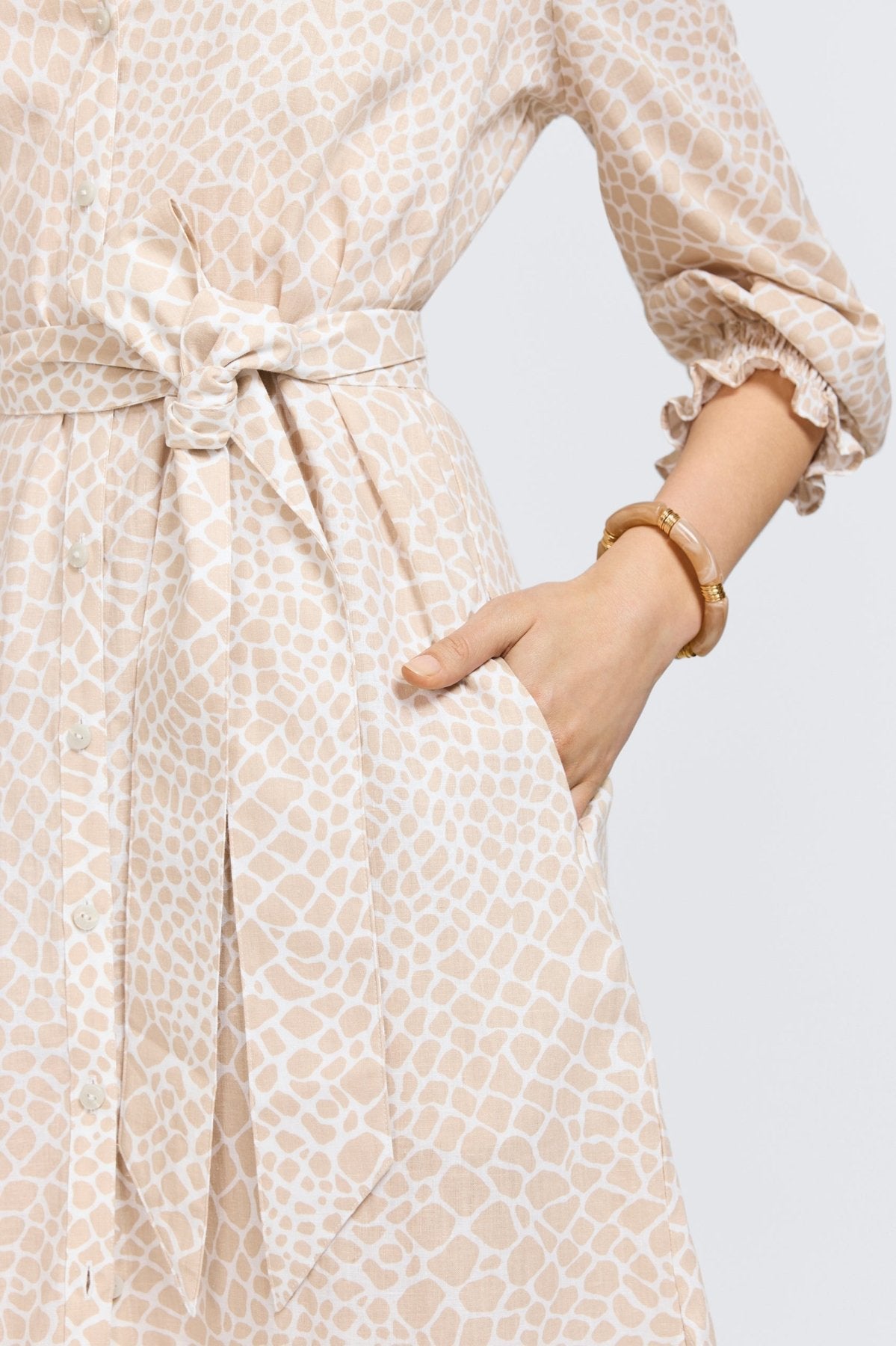 Stylish Abby Linen Giraffe Print 3/4 Sleeve Dress for Women - Perfect for Summer Outings, Beach Vacations & Casual Wear