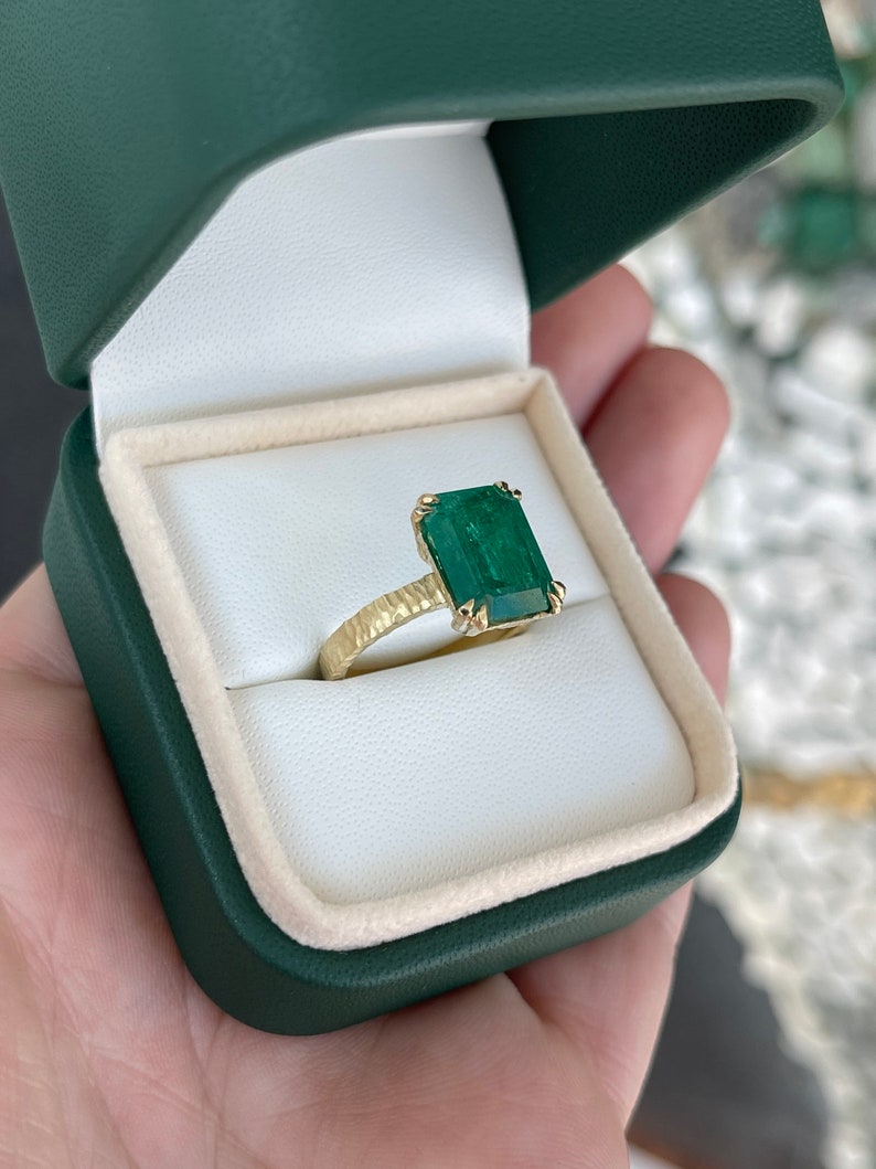 4.45ct 18K Matte Hammered Gold Solitaire Ring with Rich Dark Green Emerald - Vintage Double Claw Prong Setting for Women | Perfect for Engagement, Wedding, Anniversary & Special Occasions