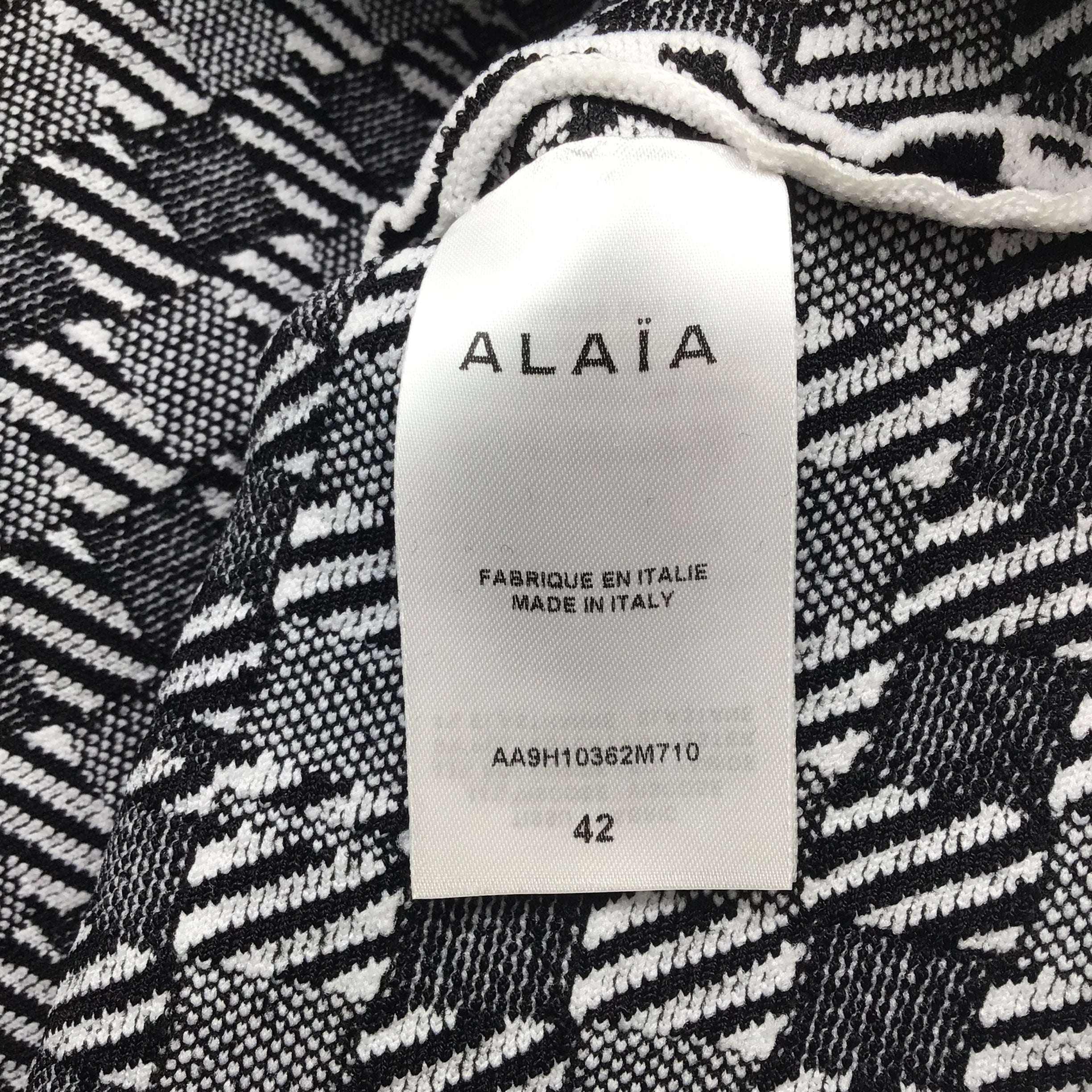 Alaia Black and White Cropped Checkered Knit Top for Women | Trendy Casual Wear for Outings and Date Nights