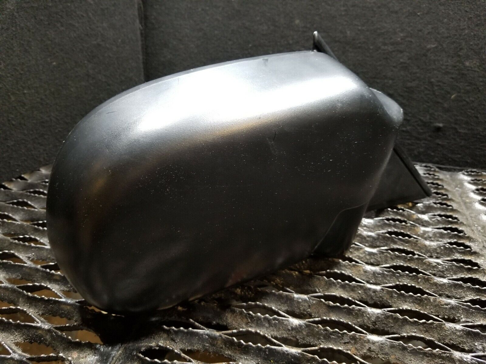 2002 Chevrolet Blazer Passenger Side Right Door Mirror OEM Replacement - Perfect for Auto Repair & Restoration Projects