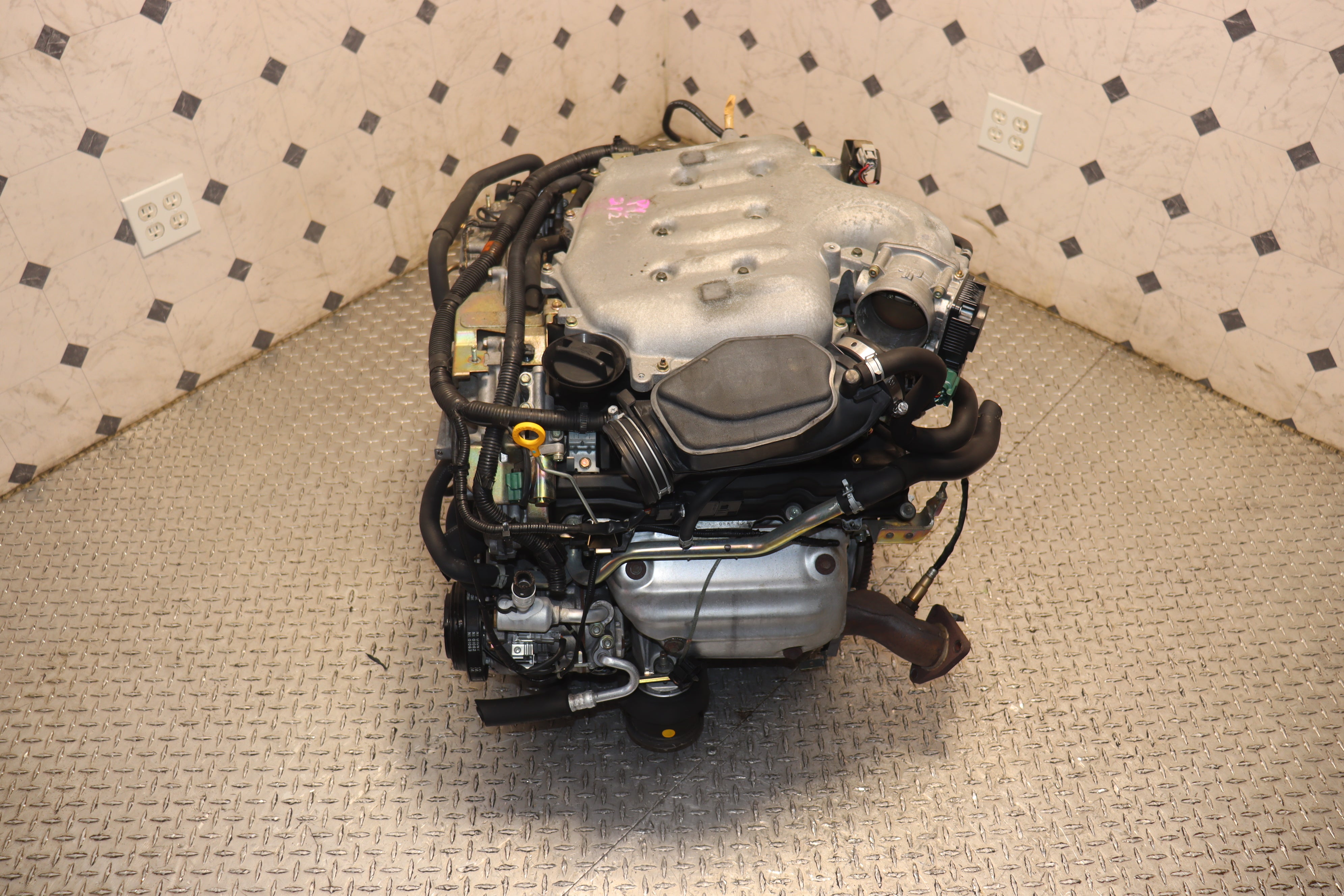 JDM 2003-2005 Nissan 350Z & Infiniti G35 VQ35DE 3.5L Non-Revup Engine - Replacement Motor for Performance Upgrades & Classic Car Restoration
