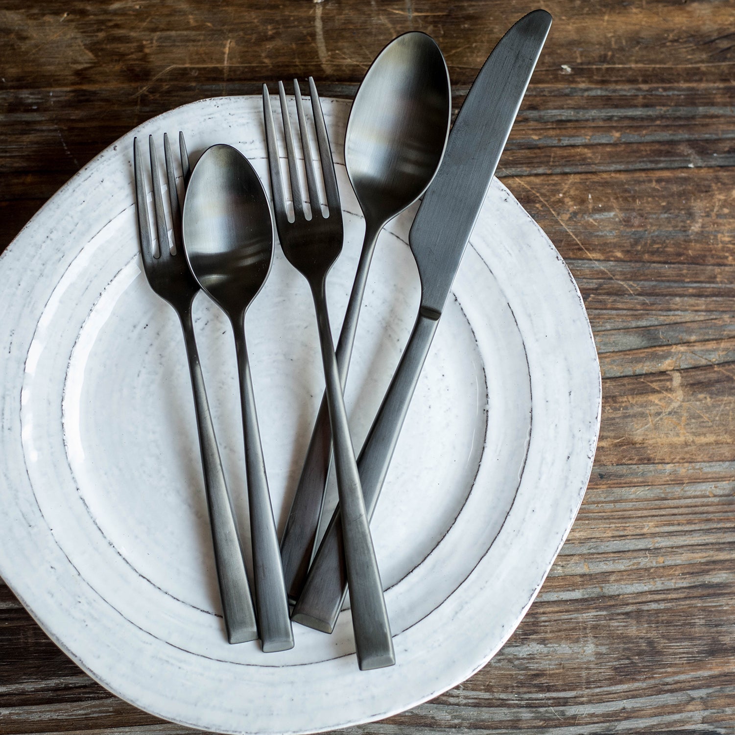 Premium Marlise Black Satin 20-Piece Flatware Set - Stainless Steel Cutlery Set for 4, Modern Dinnerware for Restaurants, Weddings & Elegant Dining