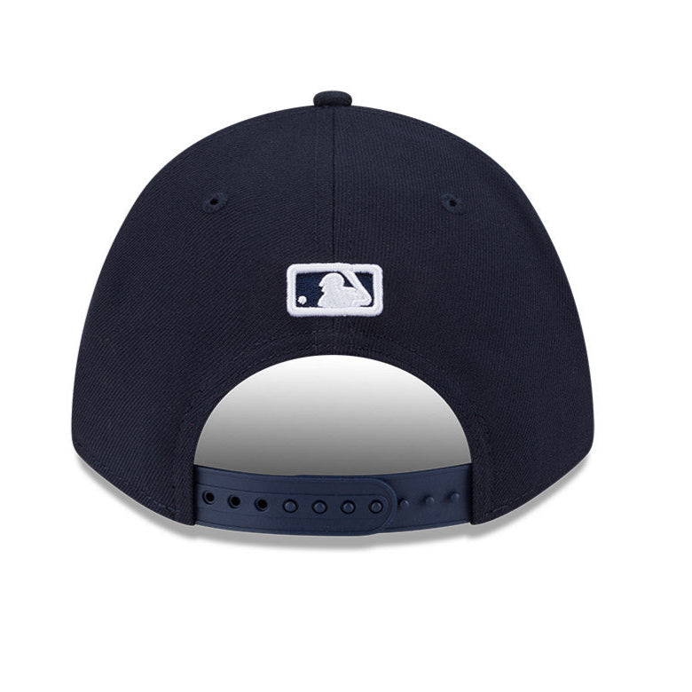 New Era 9Forty M Crown Detroit Tigers Snapback Baseball Cap - Navy Blue Adjustable Hat for Men & Women - Perfect for Baseball Games, Streetwear Fashion & Casual Outfits