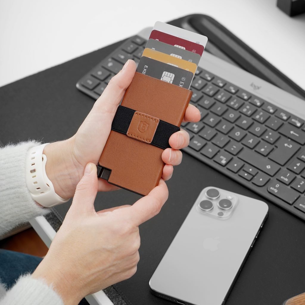 Ekster RFID Blocking Slim Wallet - Premium Leather Card Holder for Men & Women - Perfect for Travel, Business & Everyday Use