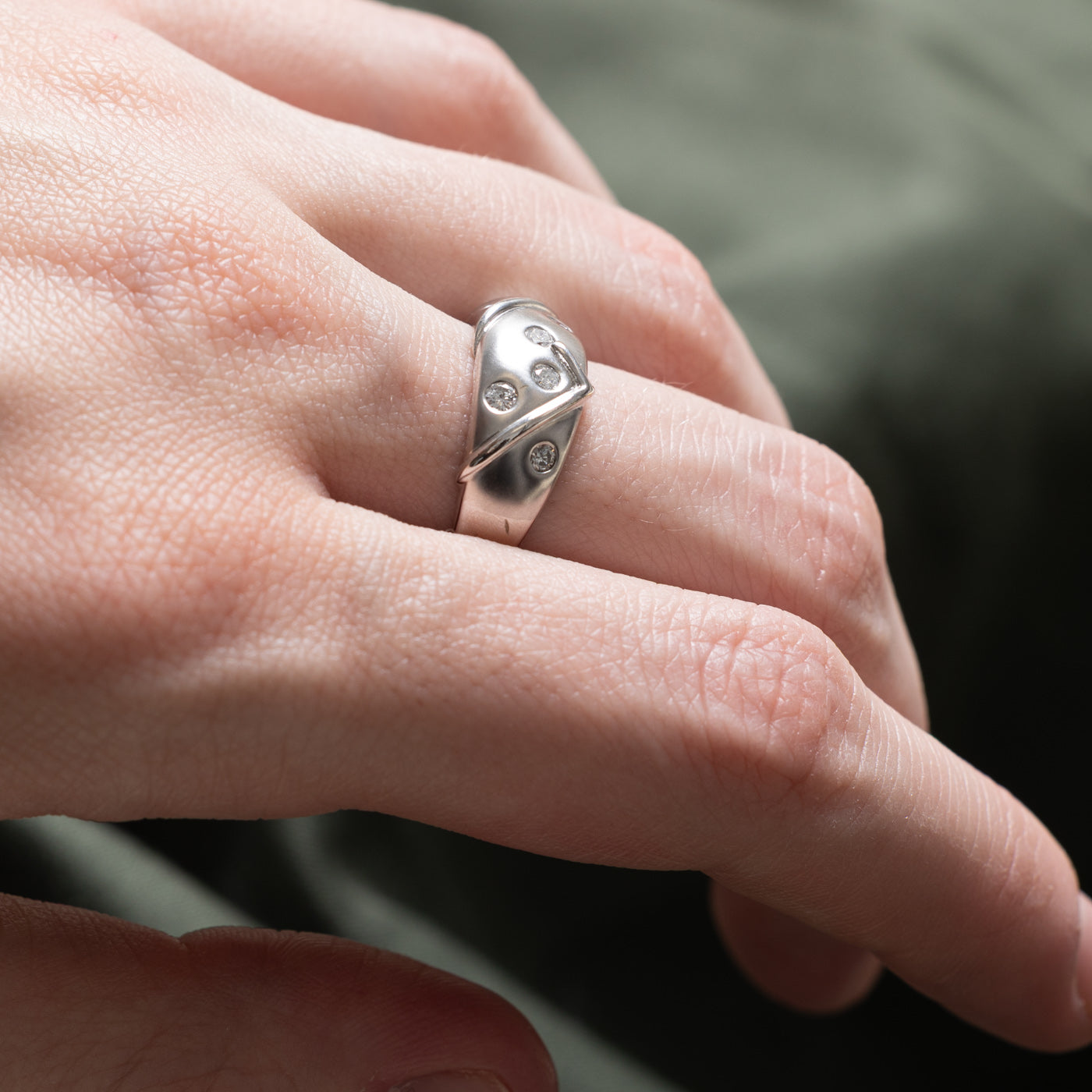 0.28ctw Scattered Diamond Ring - Size 6.25 | Elegant Wedding Band, Anniversary Gift for Her | Perfect for Engagement, Proposal & Special Occasions