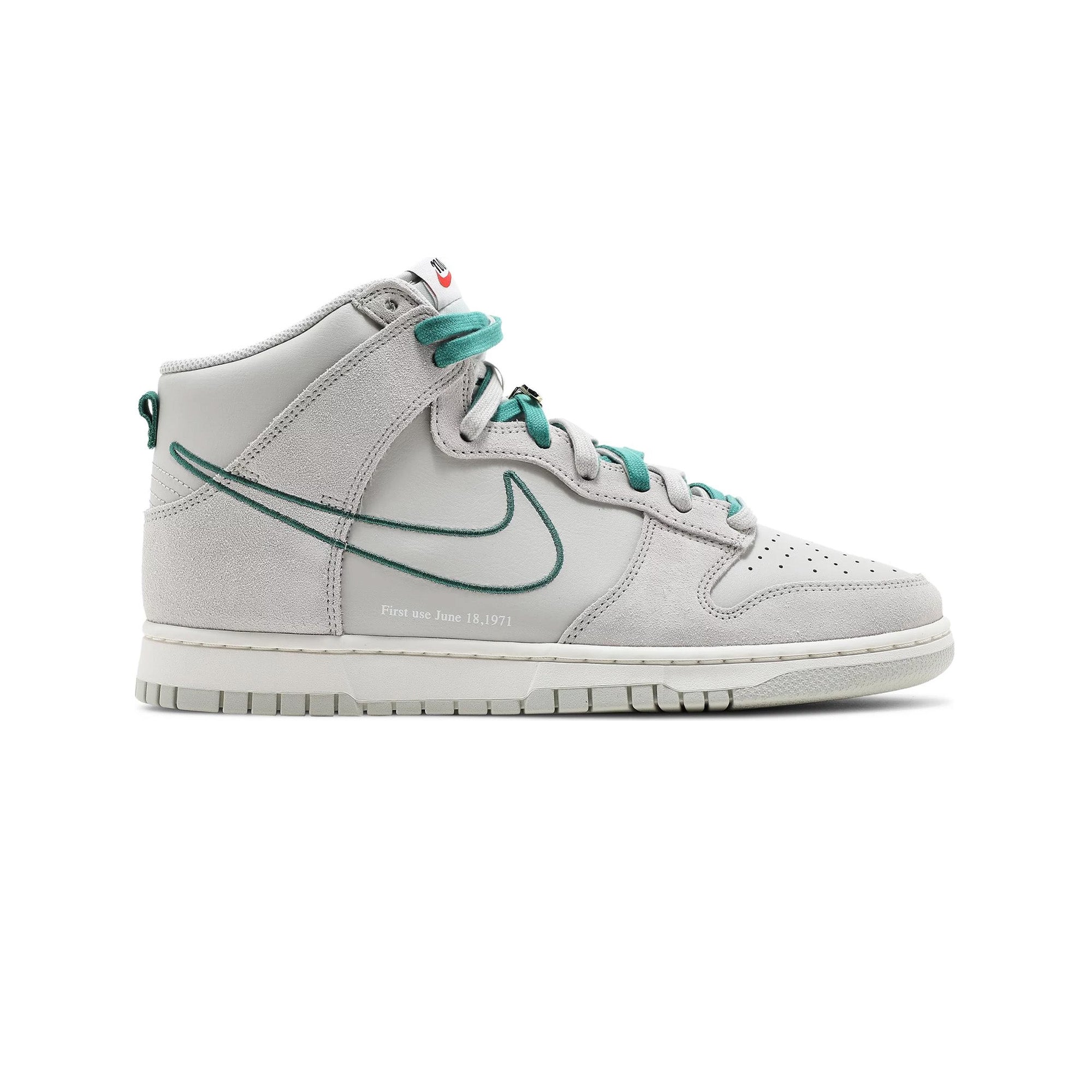 Nike Dunk High SE 'First Use Green Noise' Sneakers – Retro Basketball Shoes for Men & Women – Perfect for Streetwear, Casual Outfits & Sneaker Collectors