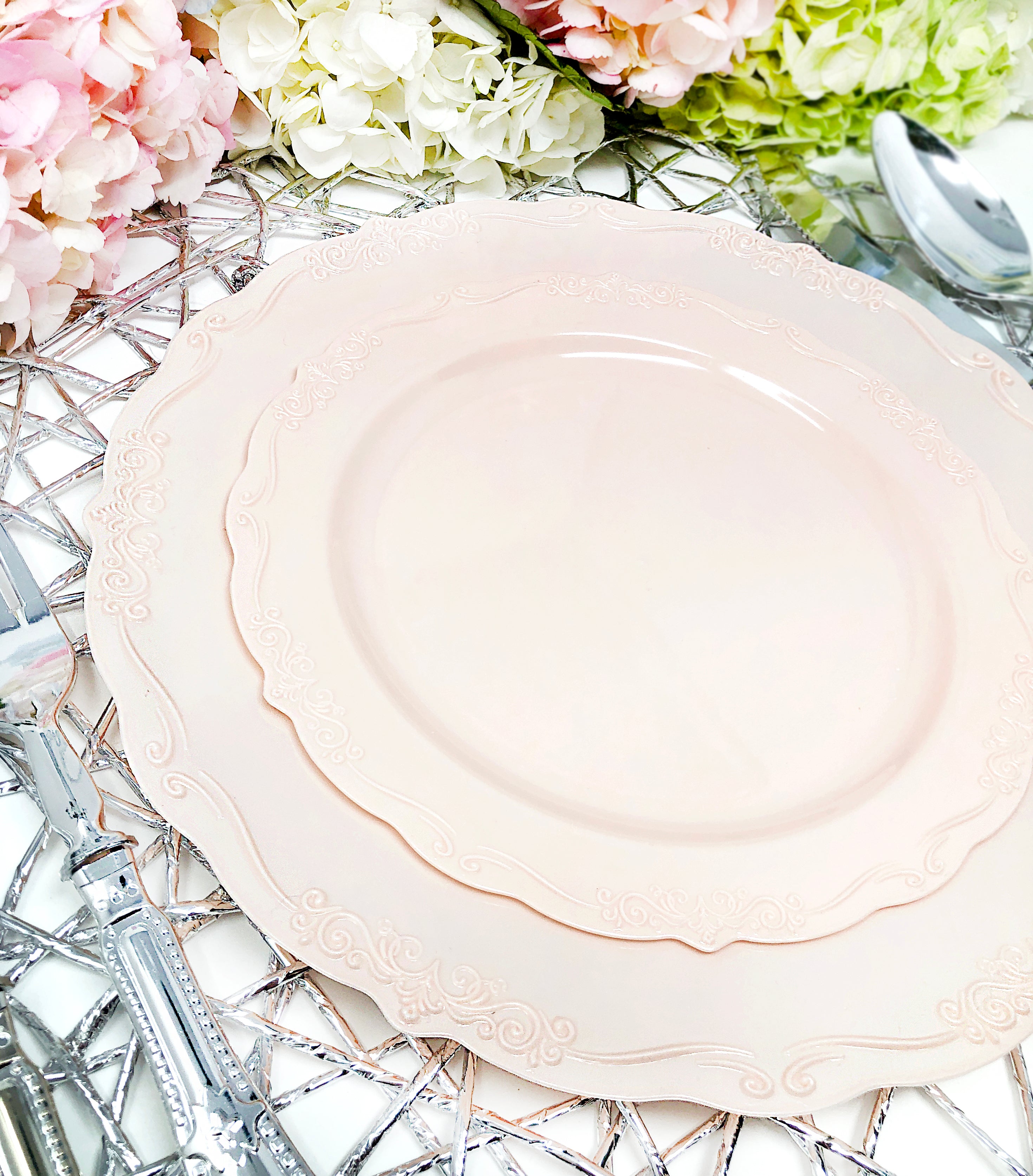 60-Piece Pink Round Plastic Dinnerware Set - Vintage Style Disposable Plates, Cups & Cutlery for Parties, Picnics & Outdoor Events