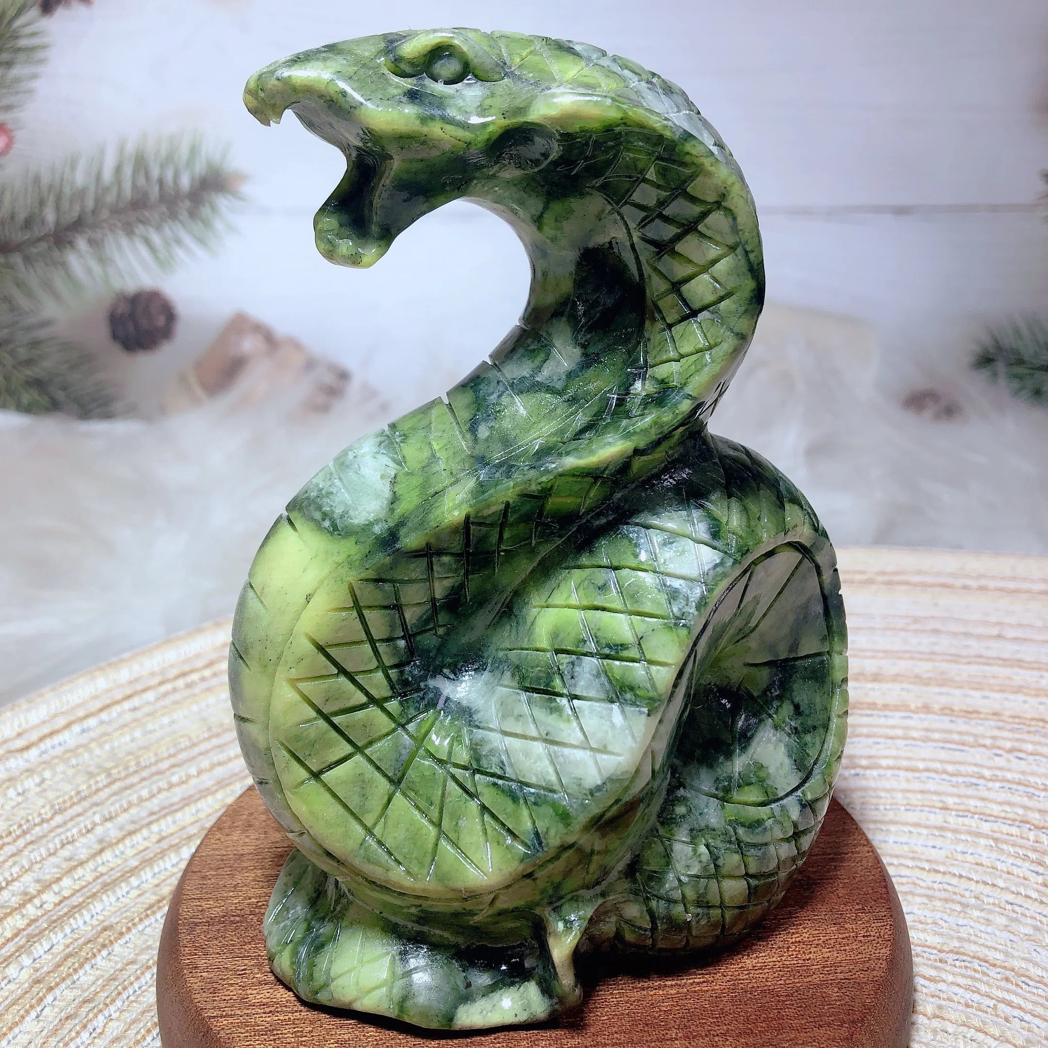 Premium Natural Green Jasper Snake Carved Crystal - Healing Stone for Home & Office Decor, Spiritual Gift, Feng Shui Room Accent | Perfect for Meditation Spaces, Yoga Studios & Unique Gift Giving