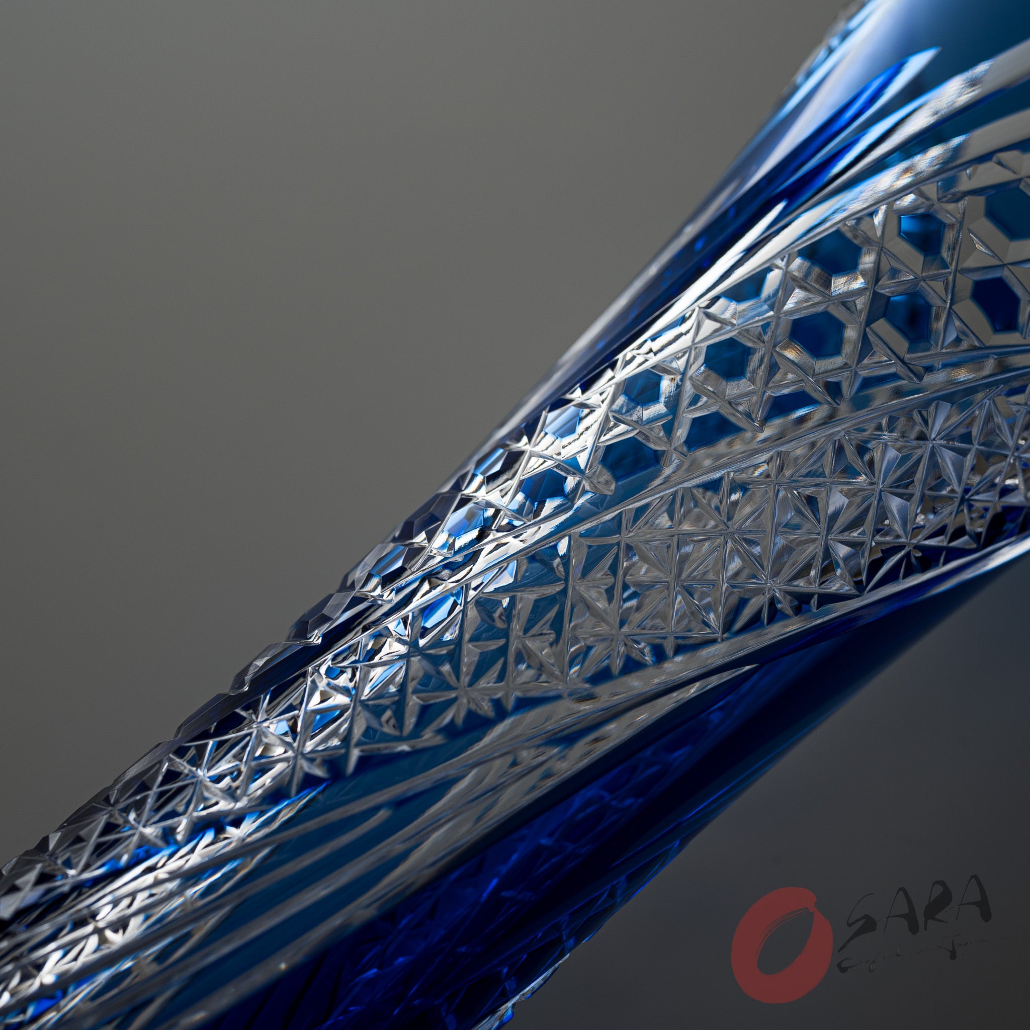 KAGAMI Crystal Edo Kiriko Vase - Handcrafted Japanese Cut Glass Flower Vase with Hemp Leaf Design | Perfect for Home Decor, Wedding Centerpieces & Japanese Tea Ceremony Arrangements