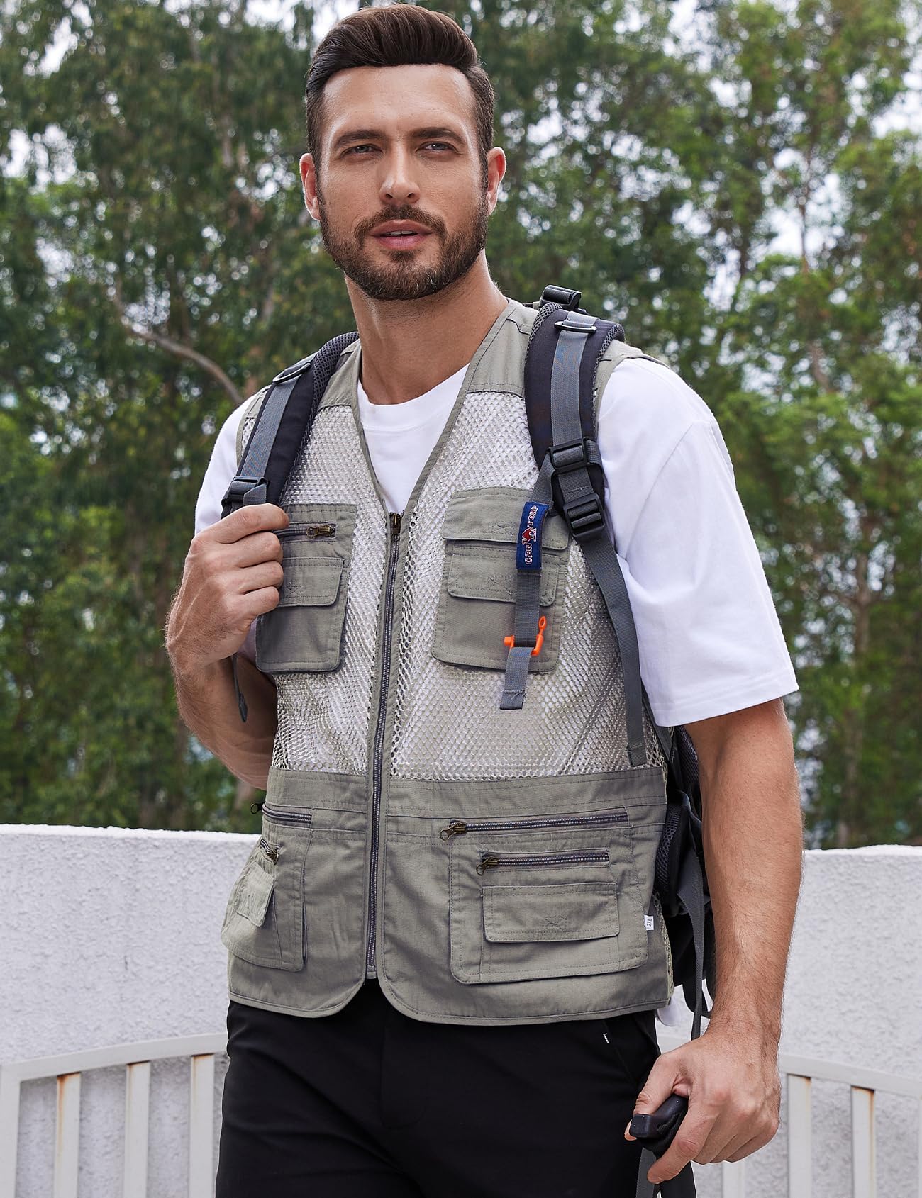 Gihuo Men's Utility Vest - Lightweight Fishing & Safari Vest with Multiple Pockets for Outdoor Adventures, Hiking, Travel & Summer Activities
