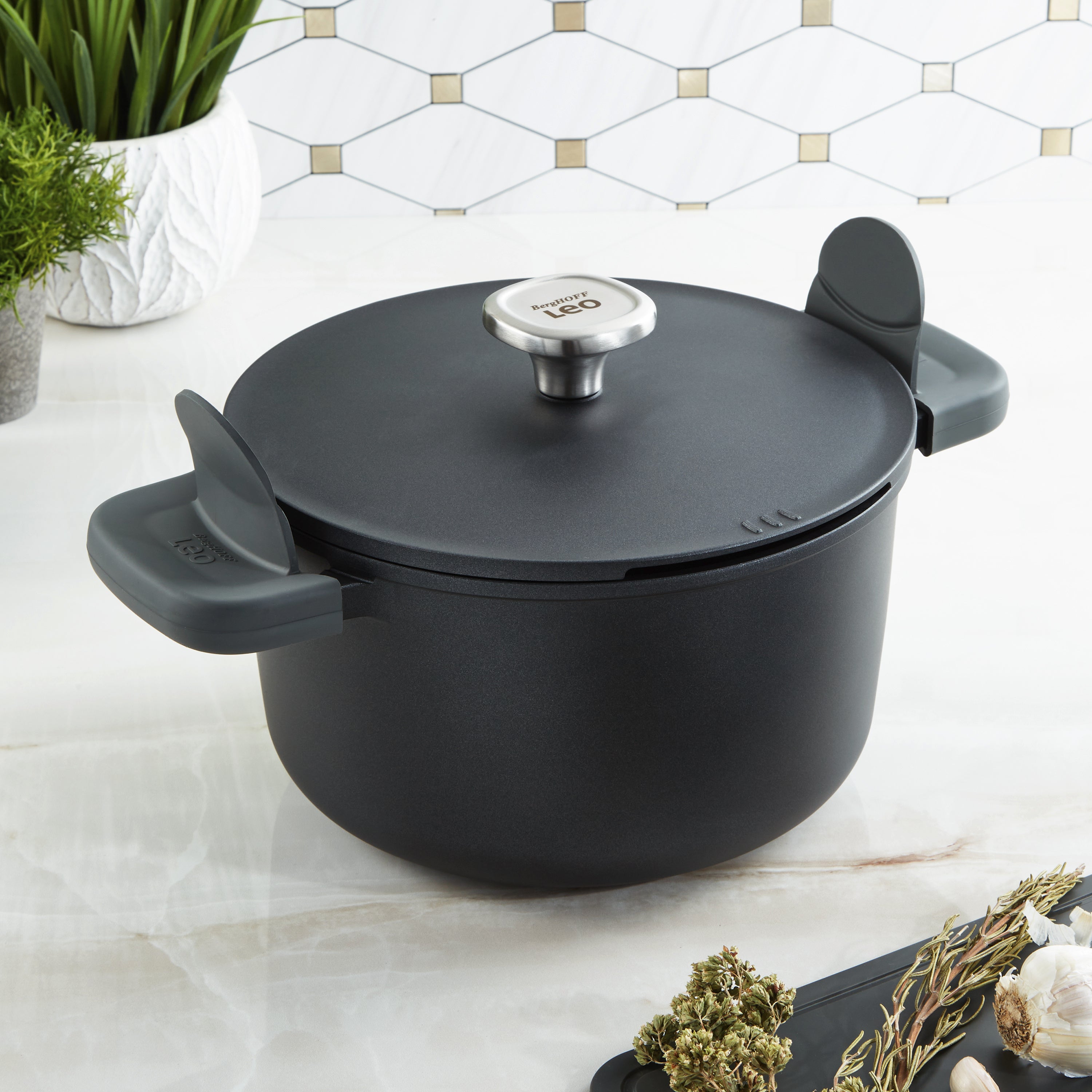 BergHOFF Leo Phantom 6-Piece Nonstick Ceramic Cookware Set - Recycled Aluminum, PFOA-Free, Oven & Dishwasher Safe - Perfect for Healthy Cooking & Family Meals