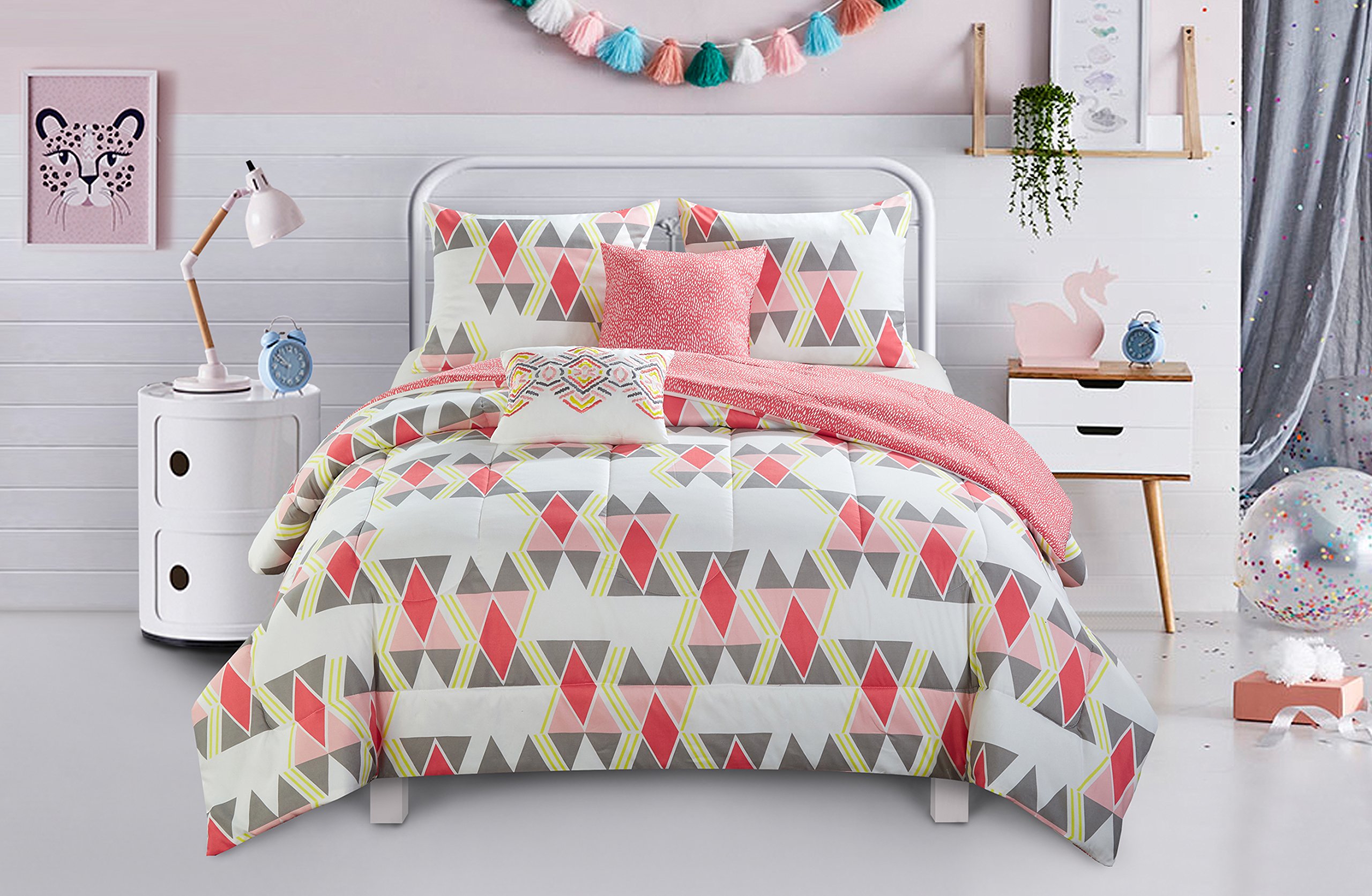 Luxury Diamond Pattern Comforter Set - Queen Size Bedding with Soft Microfiber - Perfect for Master Bedroom, Guest Room & Dorm Decor