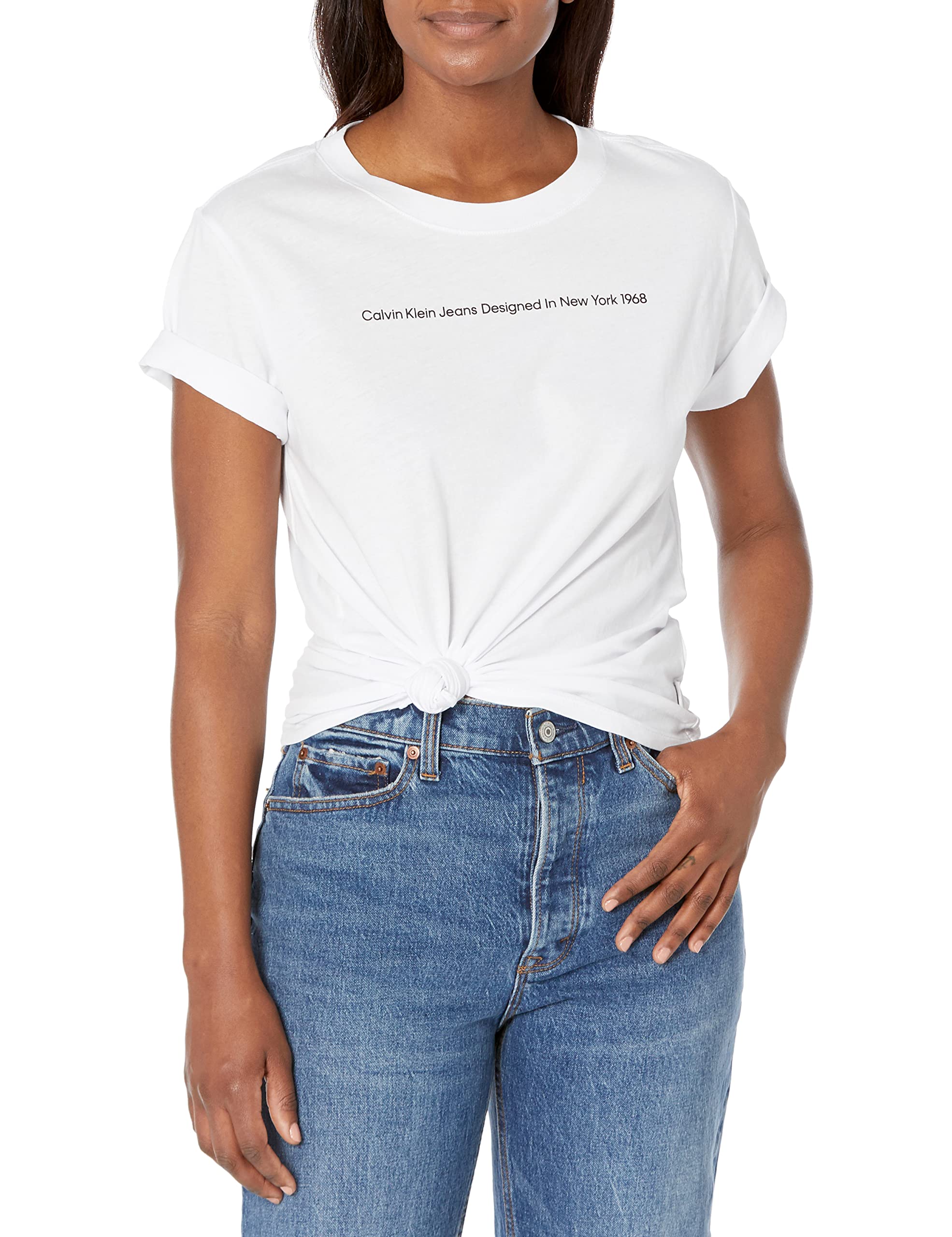 Calvin Klein Women's Stretch Skinny Jeans & Photoreal Tour Graphic Tee - Casual Outfit for Streetwear, Shopping & Date Nights