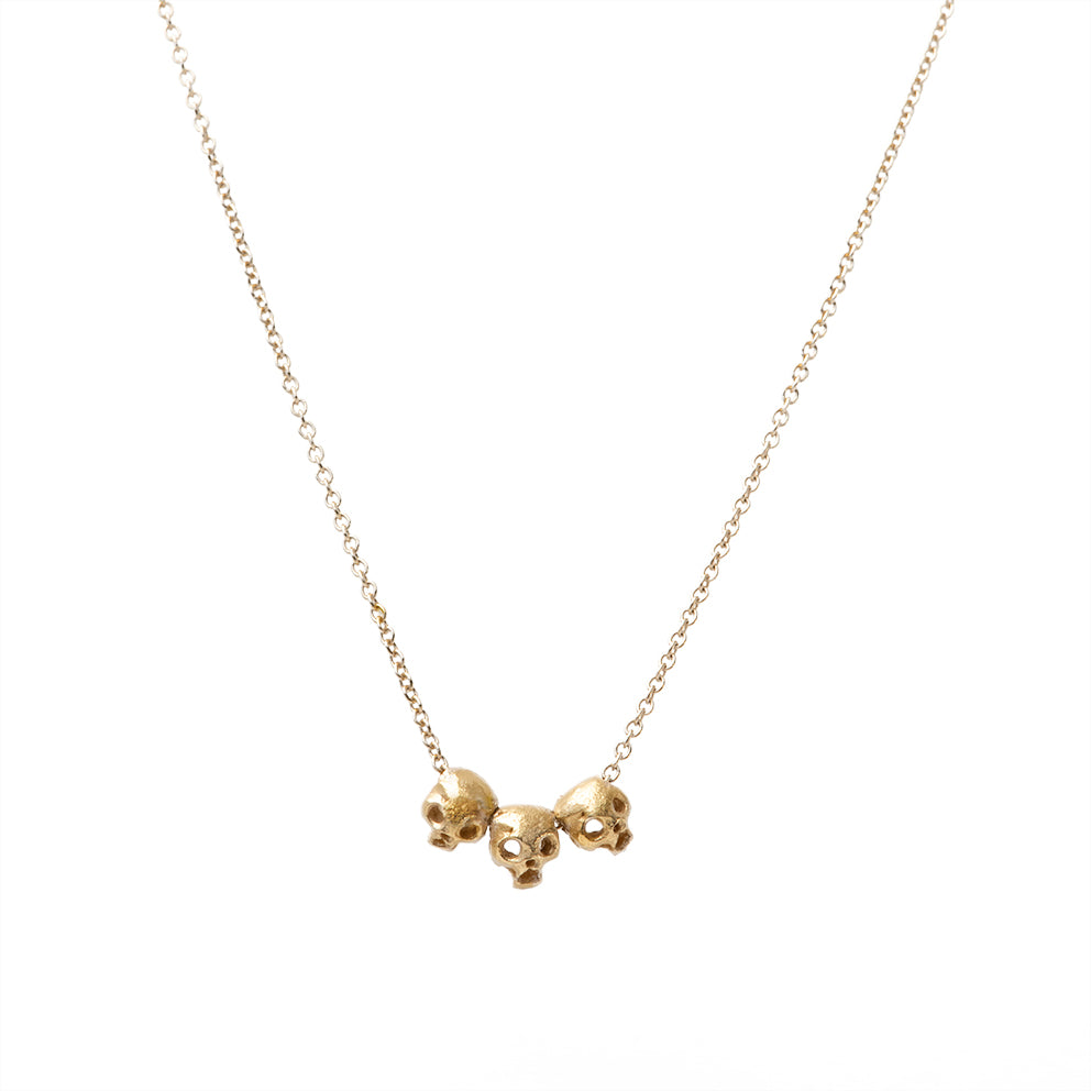 Stylish Gold Skull Necklace for Men & Women - Gothic Punk Jewelry for Halloween, Parties & Everyday Wear