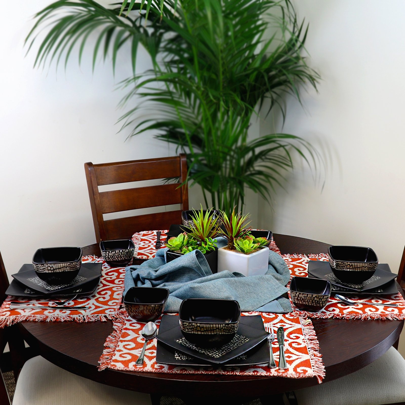 Elama 16-Piece Square Stoneware Dinnerware Set - Matte Black & Tan Tile Pattern - Durable Dish Set for Everyday Use, Dinner Parties & Modern Kitchens