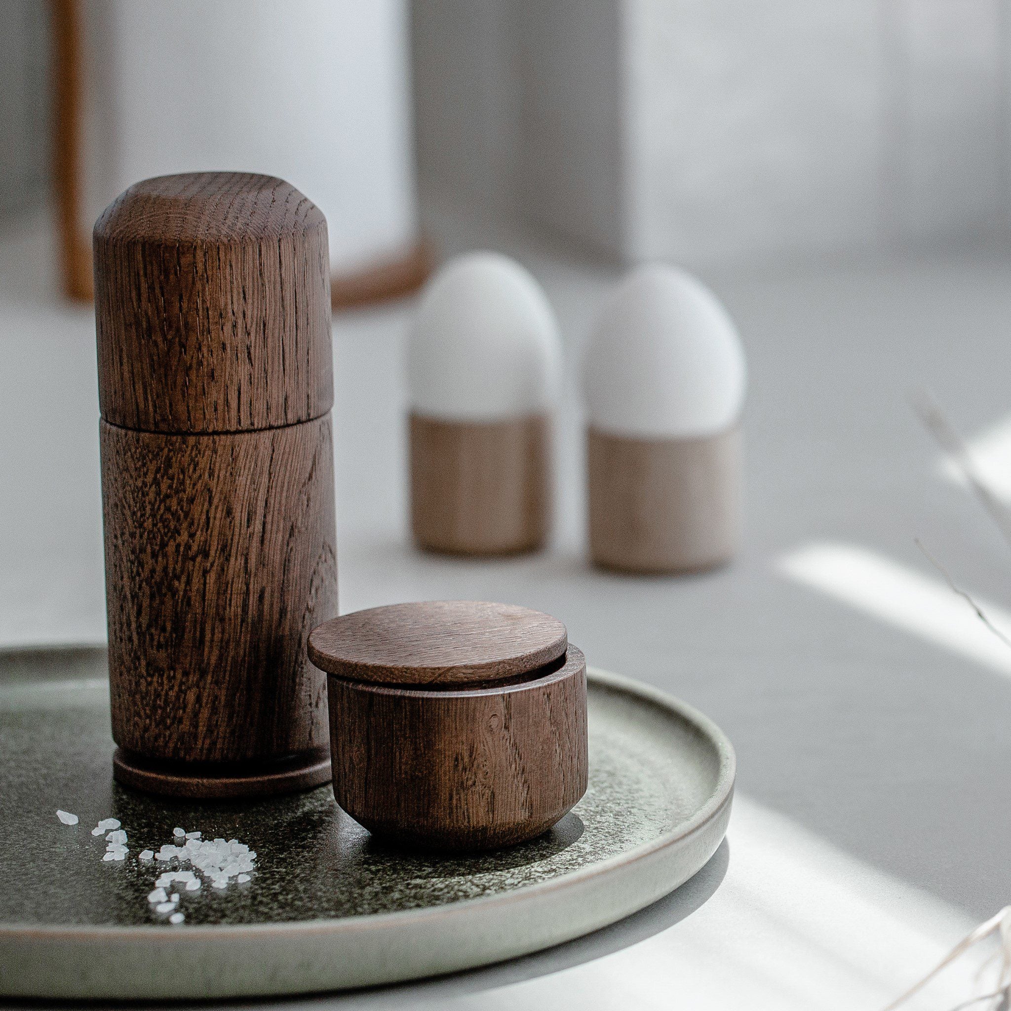 EKTA LIVING 'Salt Me' Smoked Oak Salt Dish - Premium Wooden Salt Cellar for Kitchen & Dining Table - Perfect for Seasoning, Cooking, and Tabletop Decor