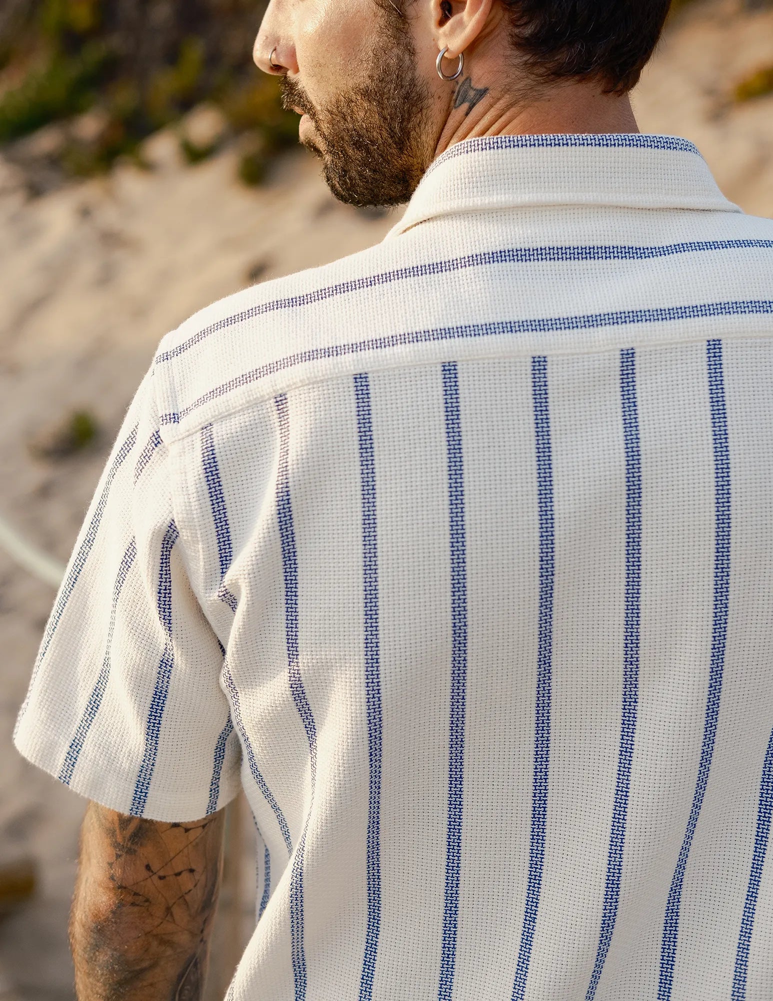 Men's Short Sleeve Casual Shirt in Navy Blue - Perfect for Summer Outings and Beach Vacations