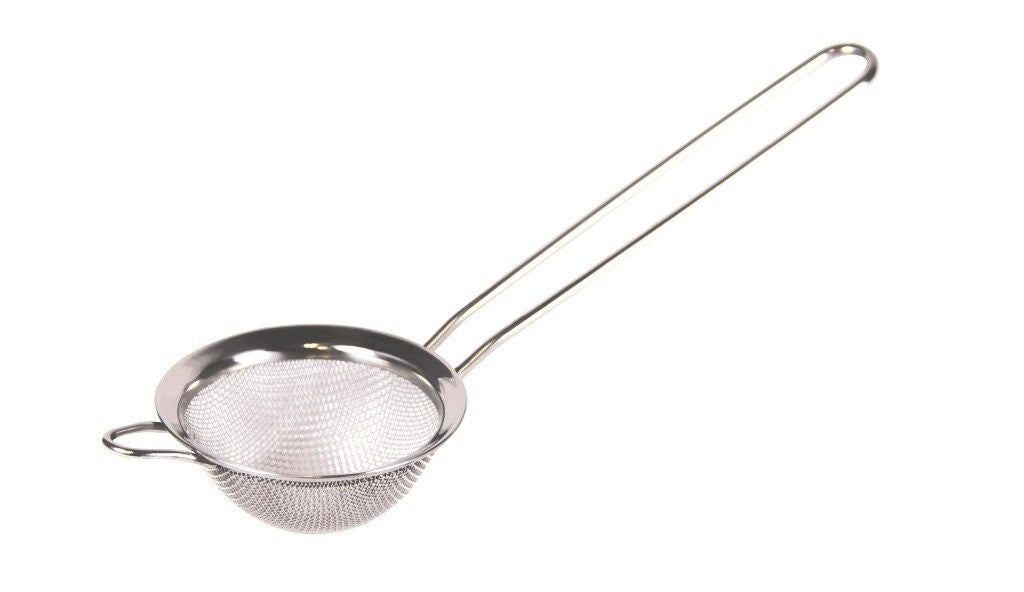 Avanti Stainless Steel Mesh Strainer 15cm - Fine Kitchen Sieve for Filtering, Draining & Straining - Perfect for Pasta, Tea, Vegetables & Baking