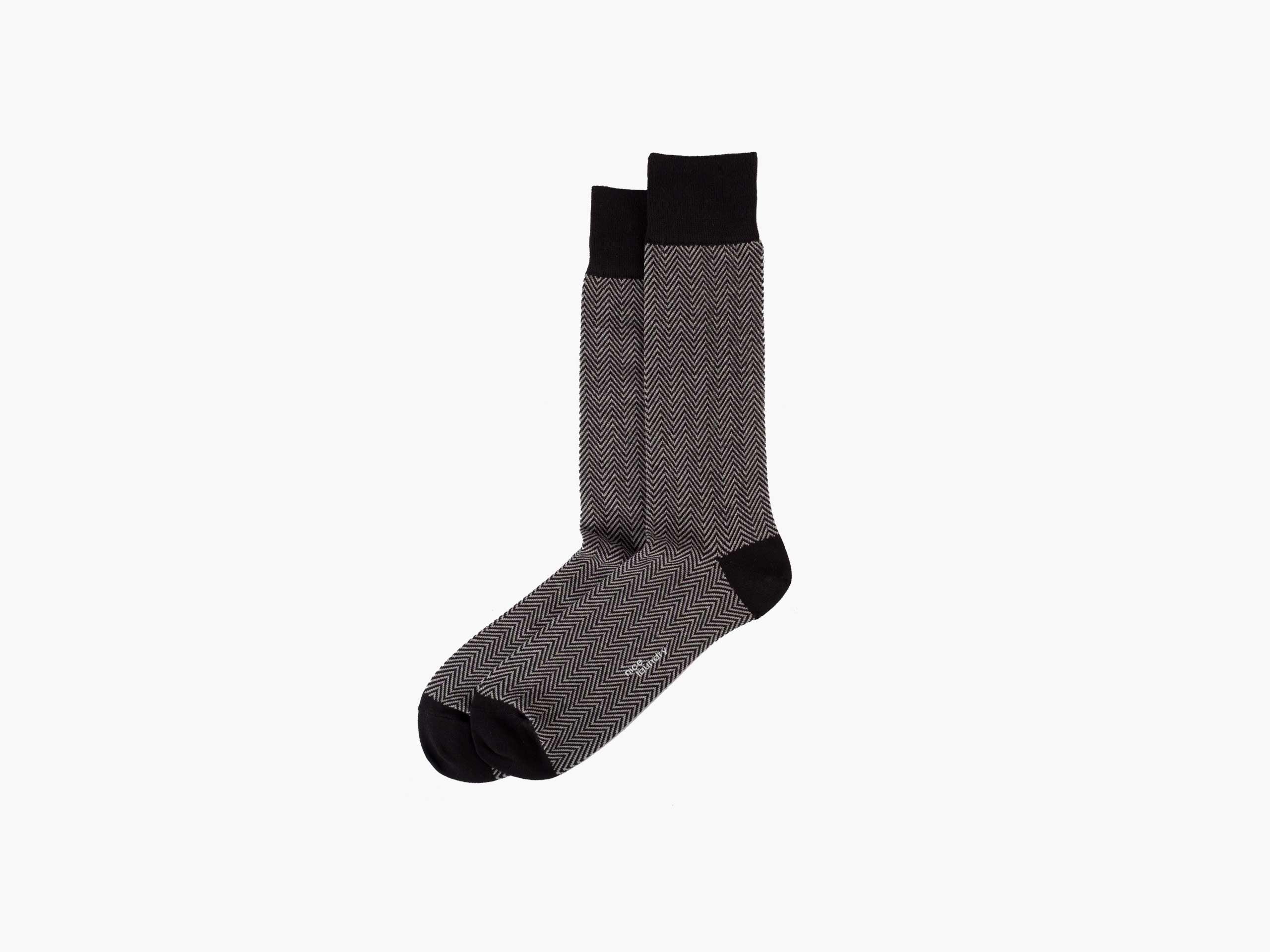 Stylish Herringbone Black Pattern Scarf - Perfect for Winter Fashion & Casual Outfits