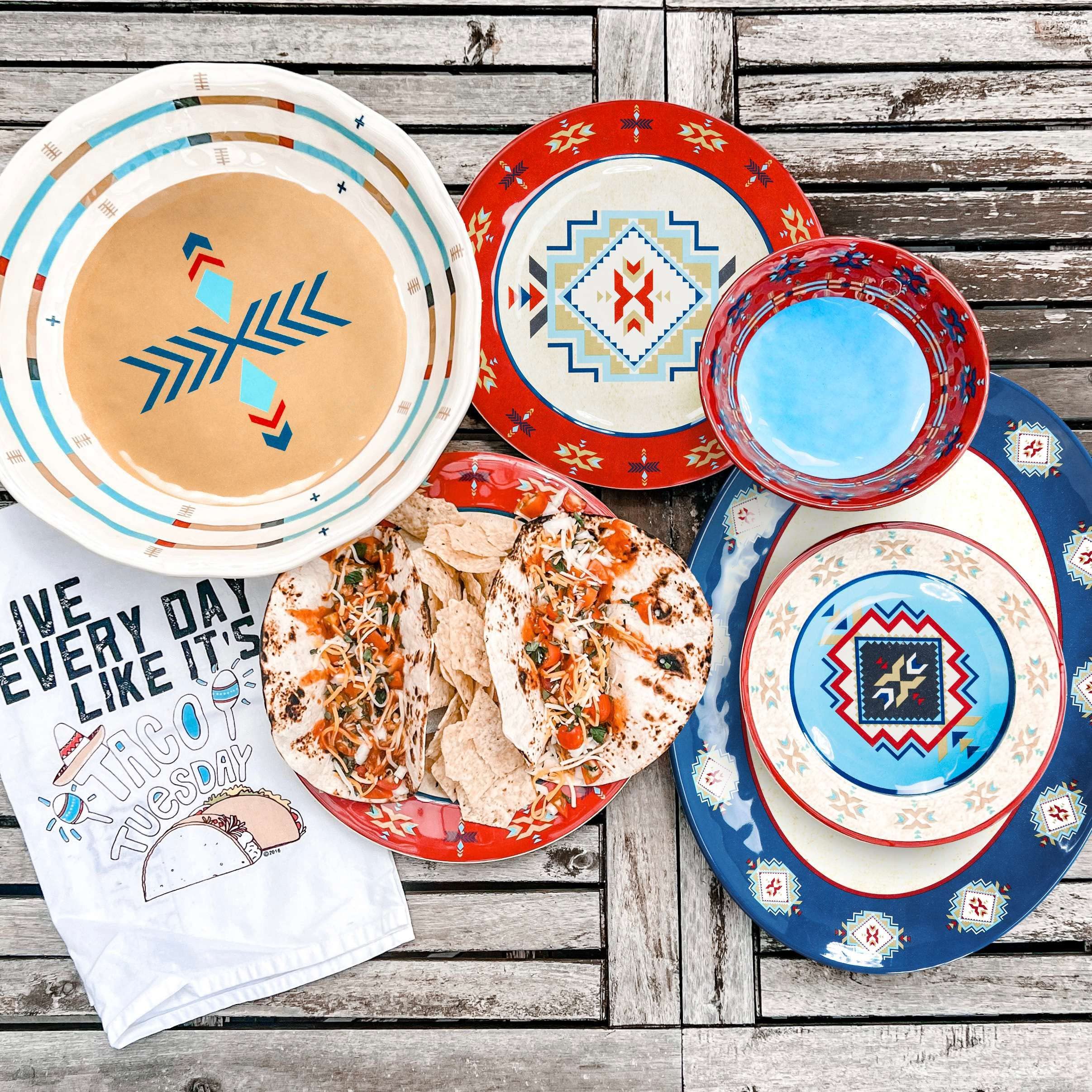 HiEnd Accents Spirit Valley 14-Piece Melamine Dinnerware Set - Plates, Bowls & Serving Platter - Southwestern Rustic Aztec Style for Cabin, Lodge & Outdoor Dining
