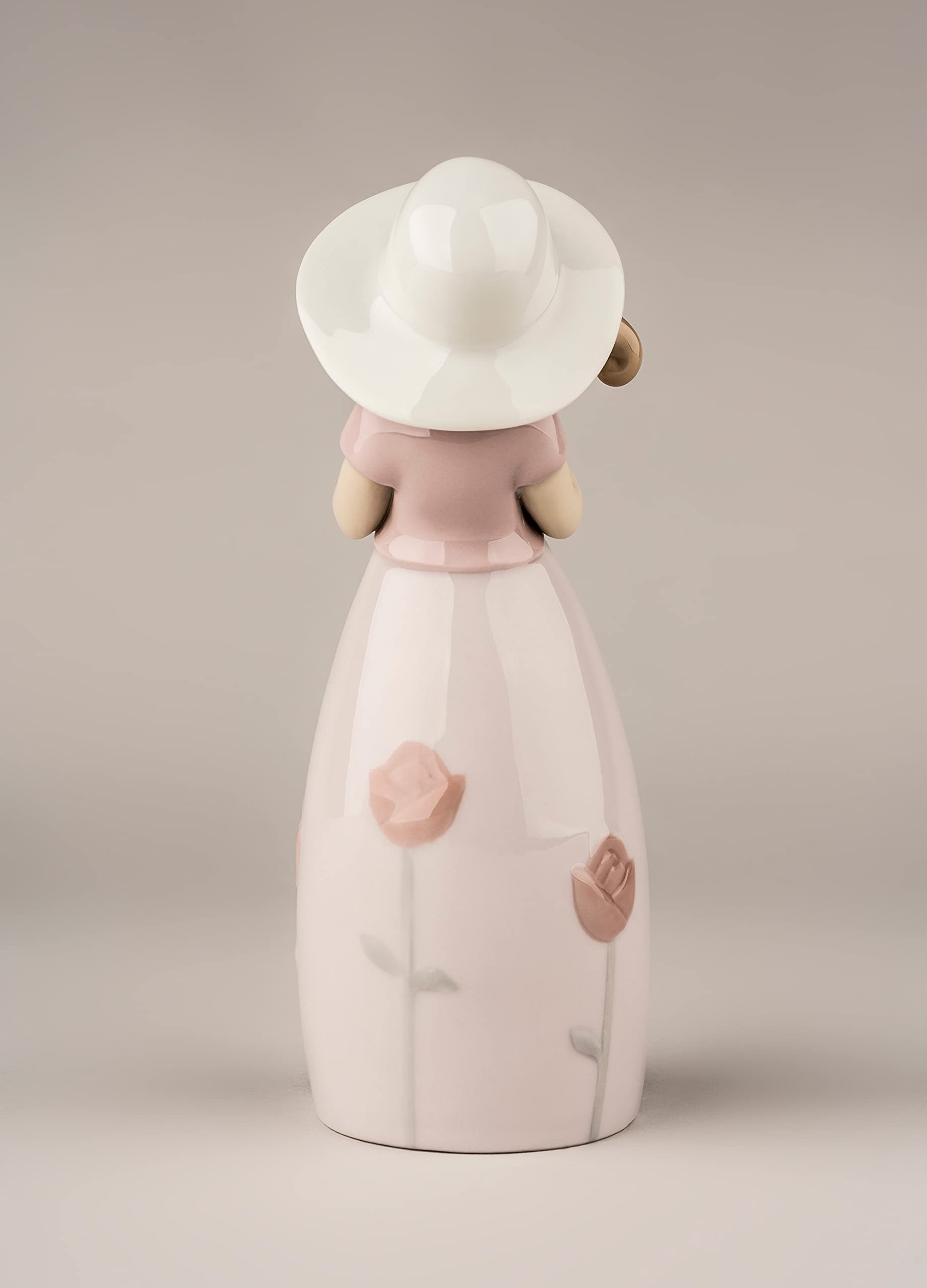LLADRÓ Little Rose Girl Porcelain Figurine - Handcrafted Collectible for Home Decor & Gift Giving | Perfect for Shelves, Desks & Display Cabinets