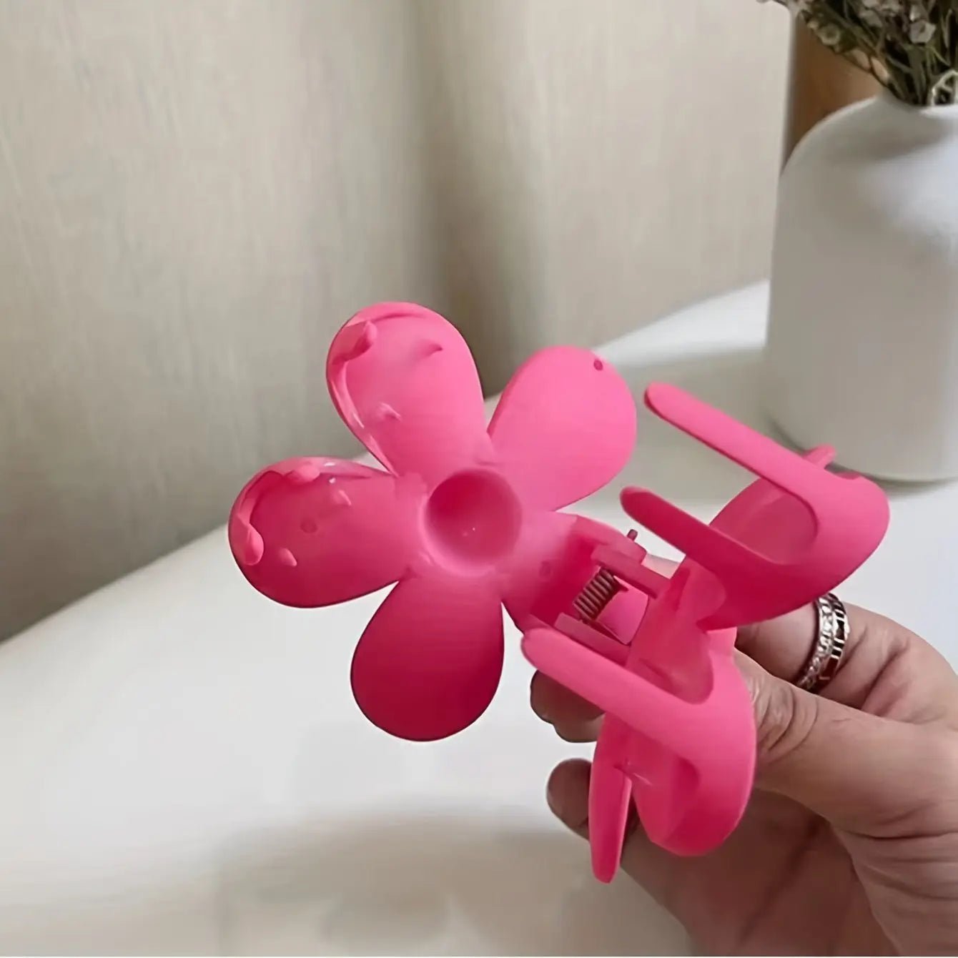 Crab Flower Hair Clip - Elegant Hair Accessory for Women & Girls - Perfect for Weddings, Parties & Everyday Styling