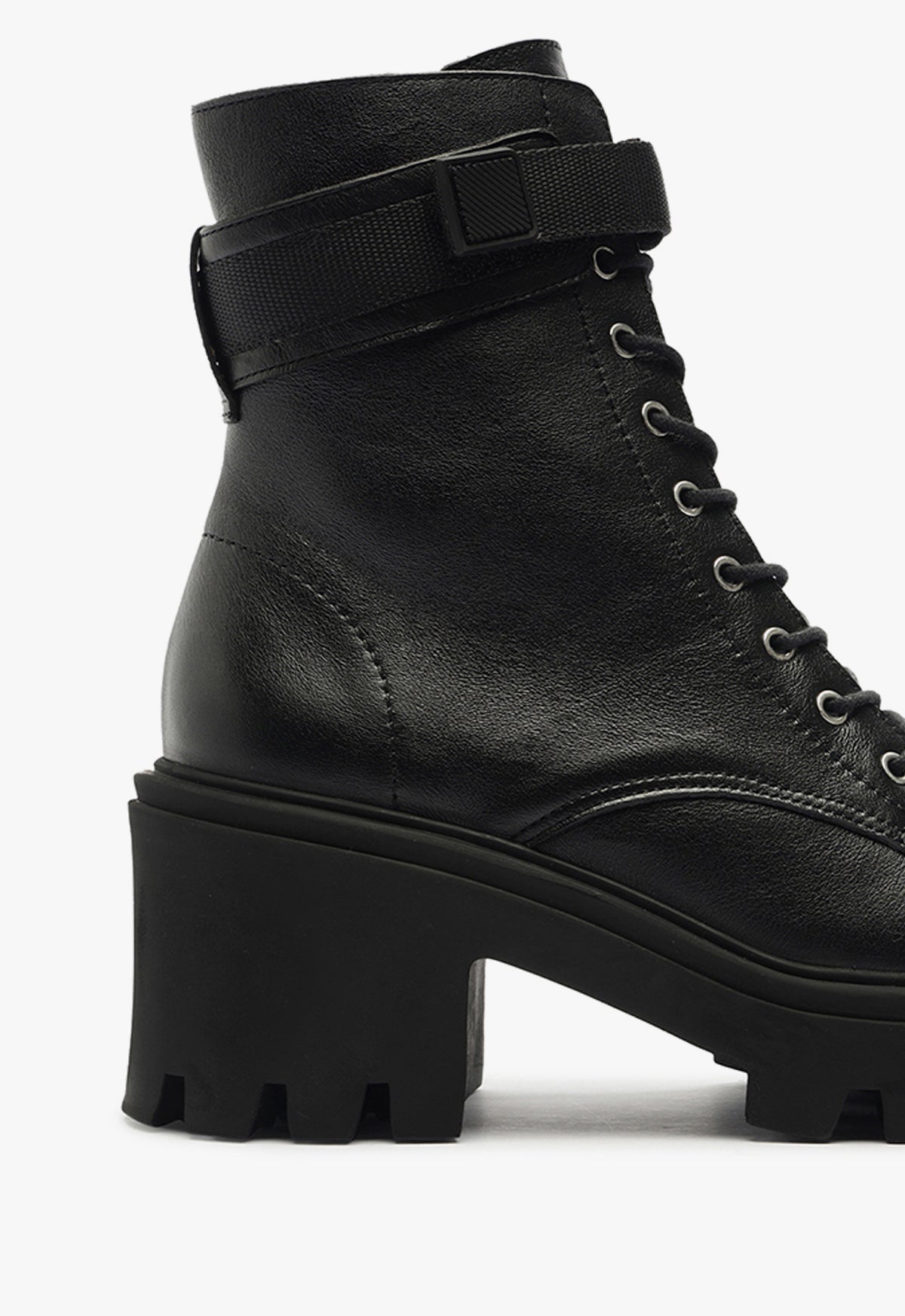 Sarah Leather Bootie F24 Women's Flat Heel Ankle Boots - Comfortable & Stylish for Casual Outfits, Work & Date Nights
