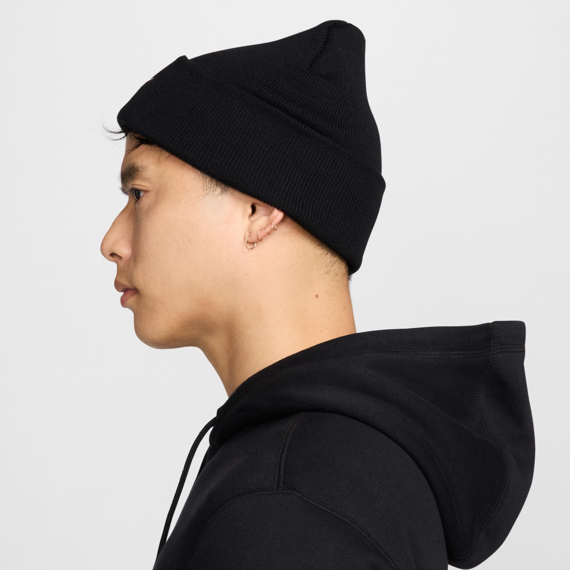 Nike Men's Peak Swoosh Beanie - Winter Warm Knit Hat for Running, Skiing & Outdoor Activities