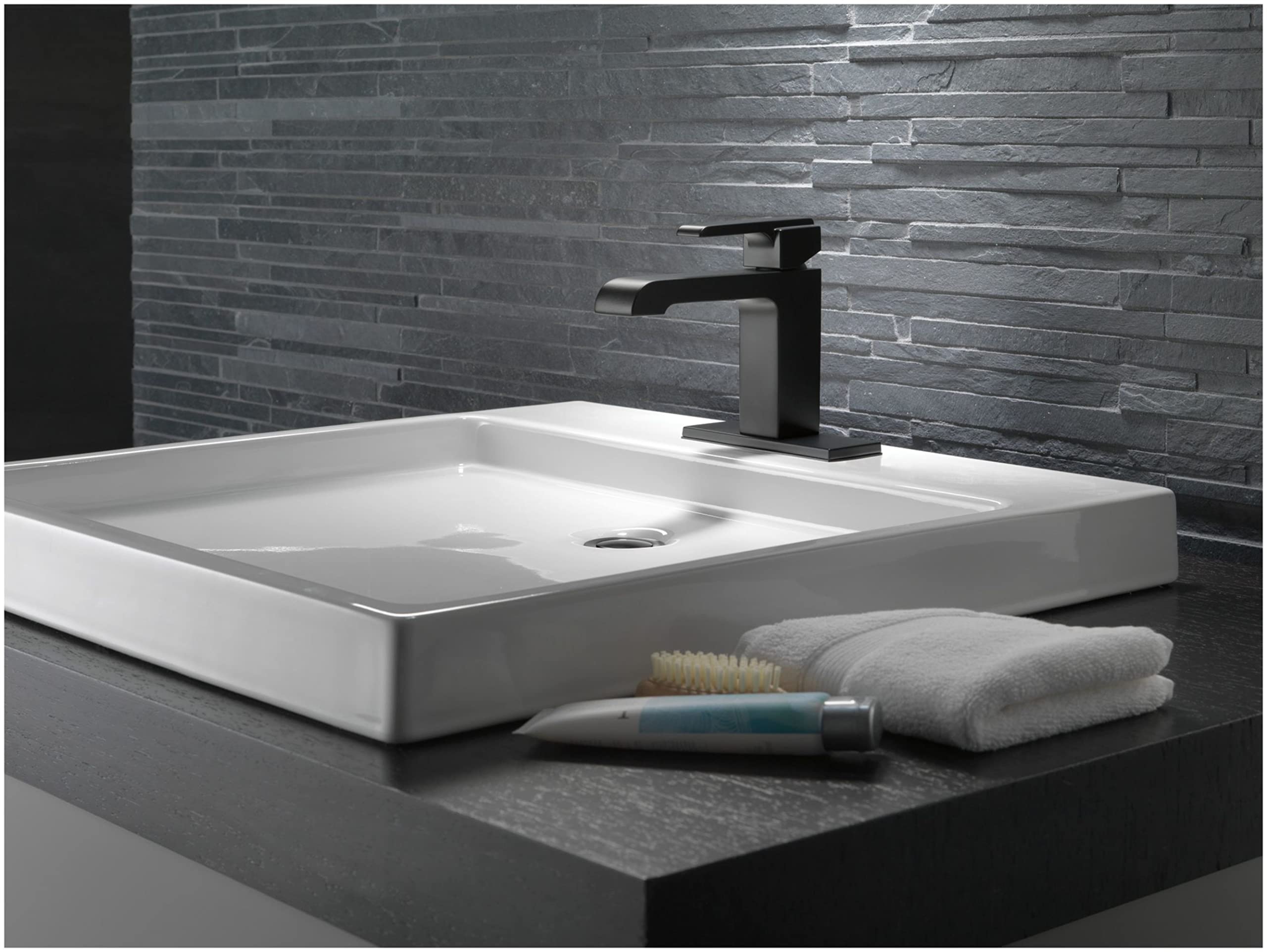 Delta 567LF-LPU Single Hole Bathroom Faucet - Chrome Finish, Single Handle Bathroom Sink Faucet for Modern Vanities - Perfect for Small Bathrooms & Powder Rooms