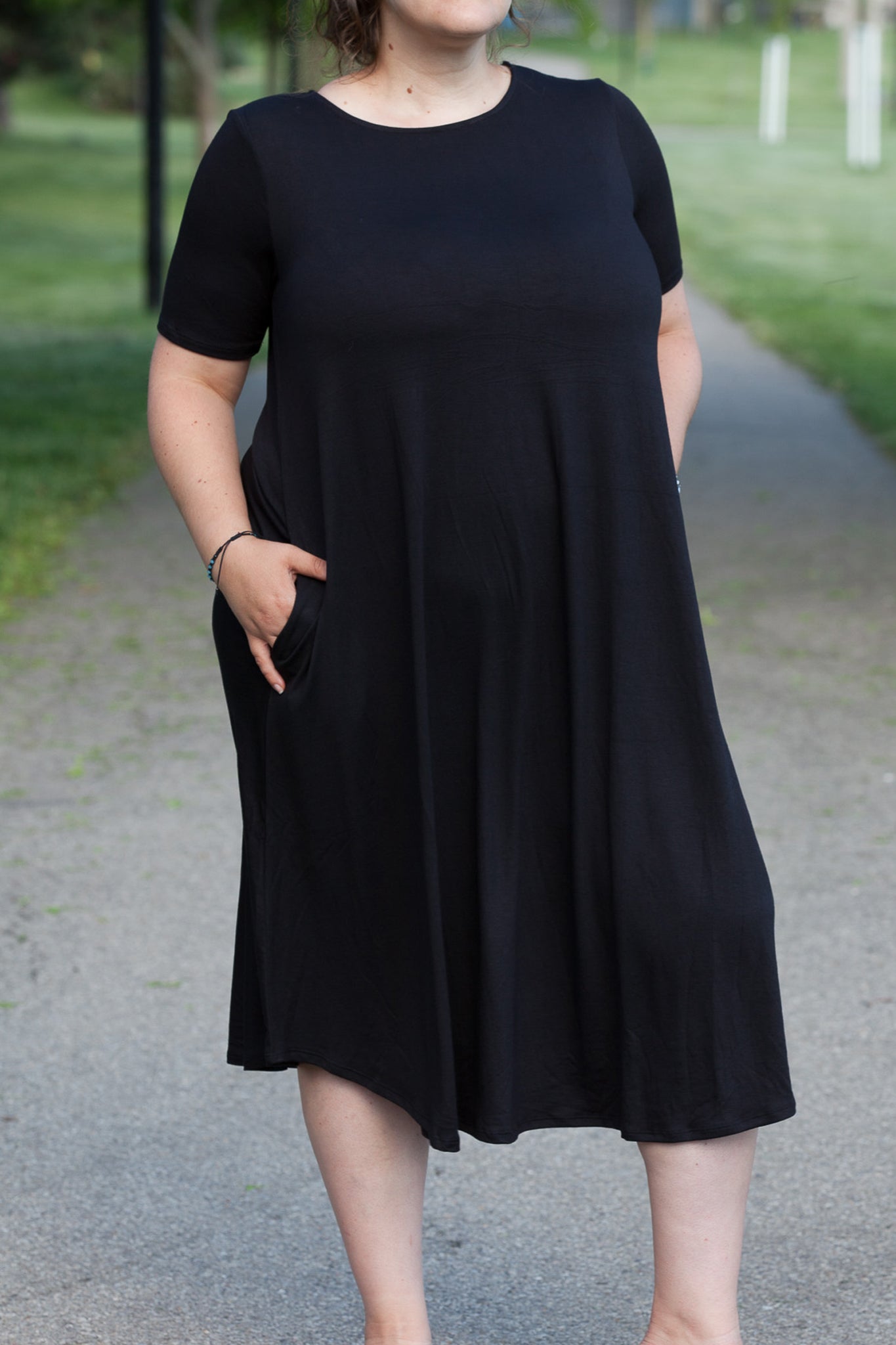 Plus Size Short Sleeve Midi Dress with Pockets - Flowy Casual Summer Dress for Women, Perfect for Beach, Vacation & Everyday Wear