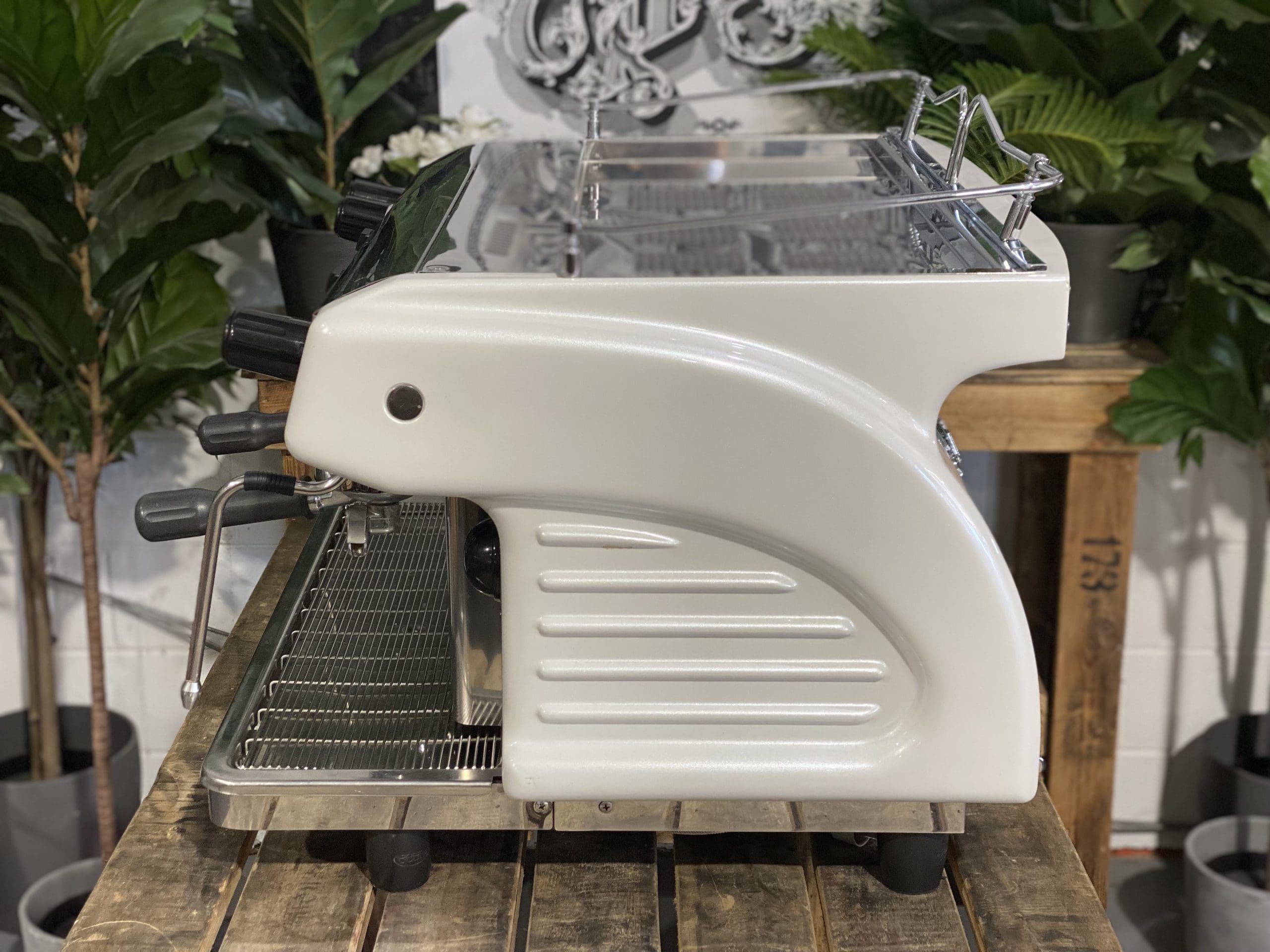 Expobar Ruggero High Cup 2 Group White Commercial Espresso Machine - Perfect for Coffee Shops, Restaurants & Offices