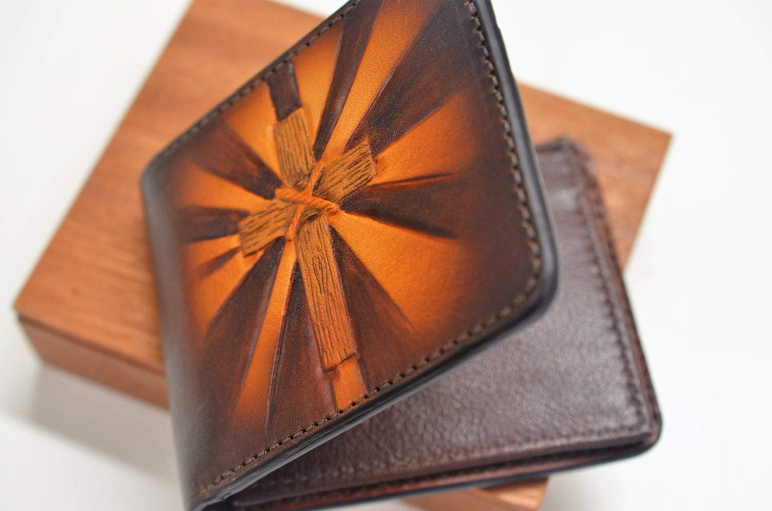 Handmade 3D Genuine Leather Wallet for Men - Custom Engraved & Hand-Painted Christian Cross Design - Personalized Gift for Father's Day, Birthday & Religious Occasions