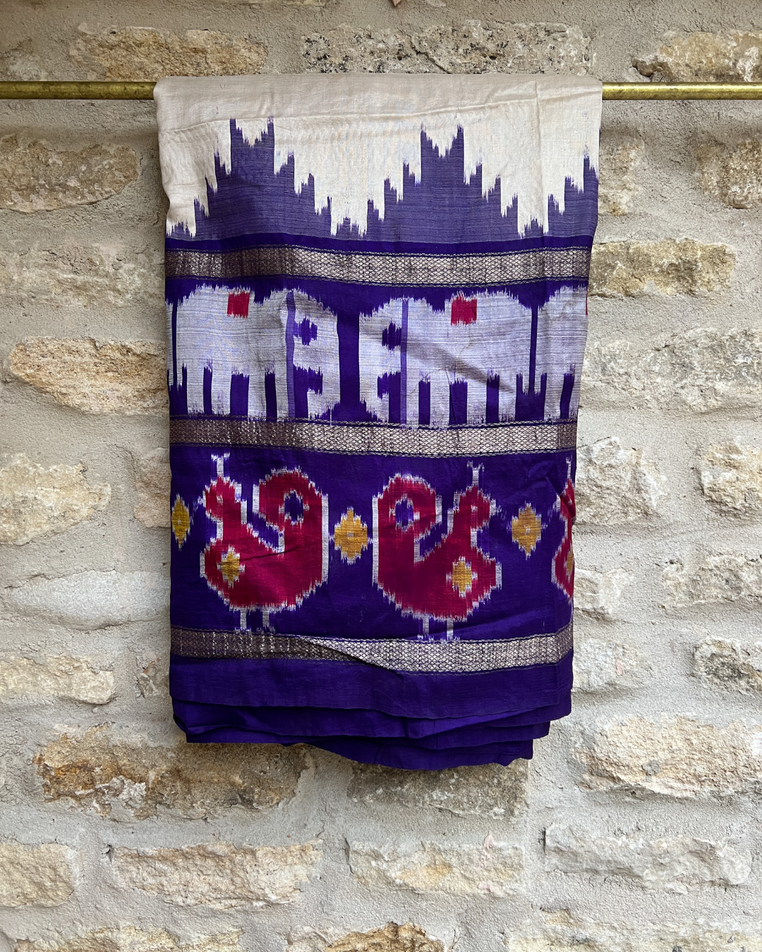 Vintage Silk Sari 037 - Handmade Indian Traditional Saree for Women - Perfect for Weddings, Parties & Cultural Events