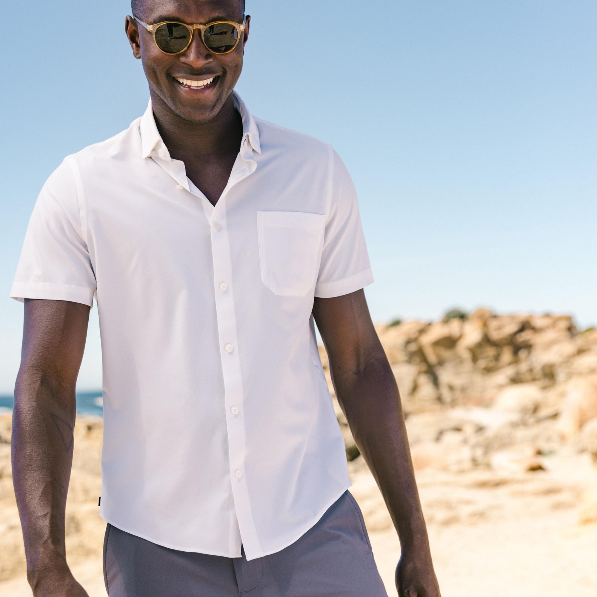 Mizzen+Main Leeward Wrinkle-Resistant Short-Sleeve Performance Dress Shirt for Men - 4-Way Stretch, Trim Fit Button-Up - Perfect for Office, Business Travel & Summer Weddings