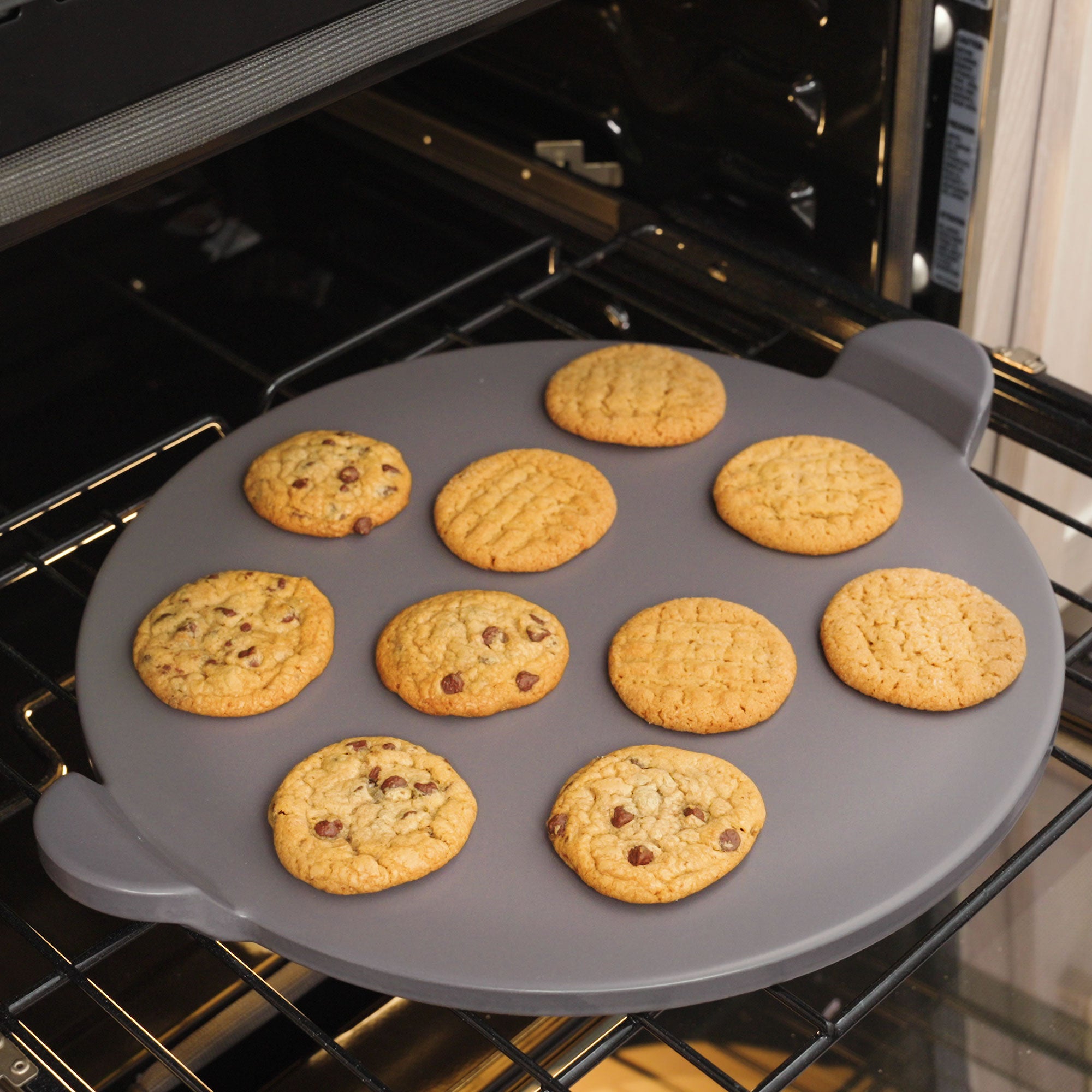 15 Inch Grey Glazed Round Pizza Stone with Handles – Perfect for Baking Crispy Crusts in Ovens & Outdoor Grills