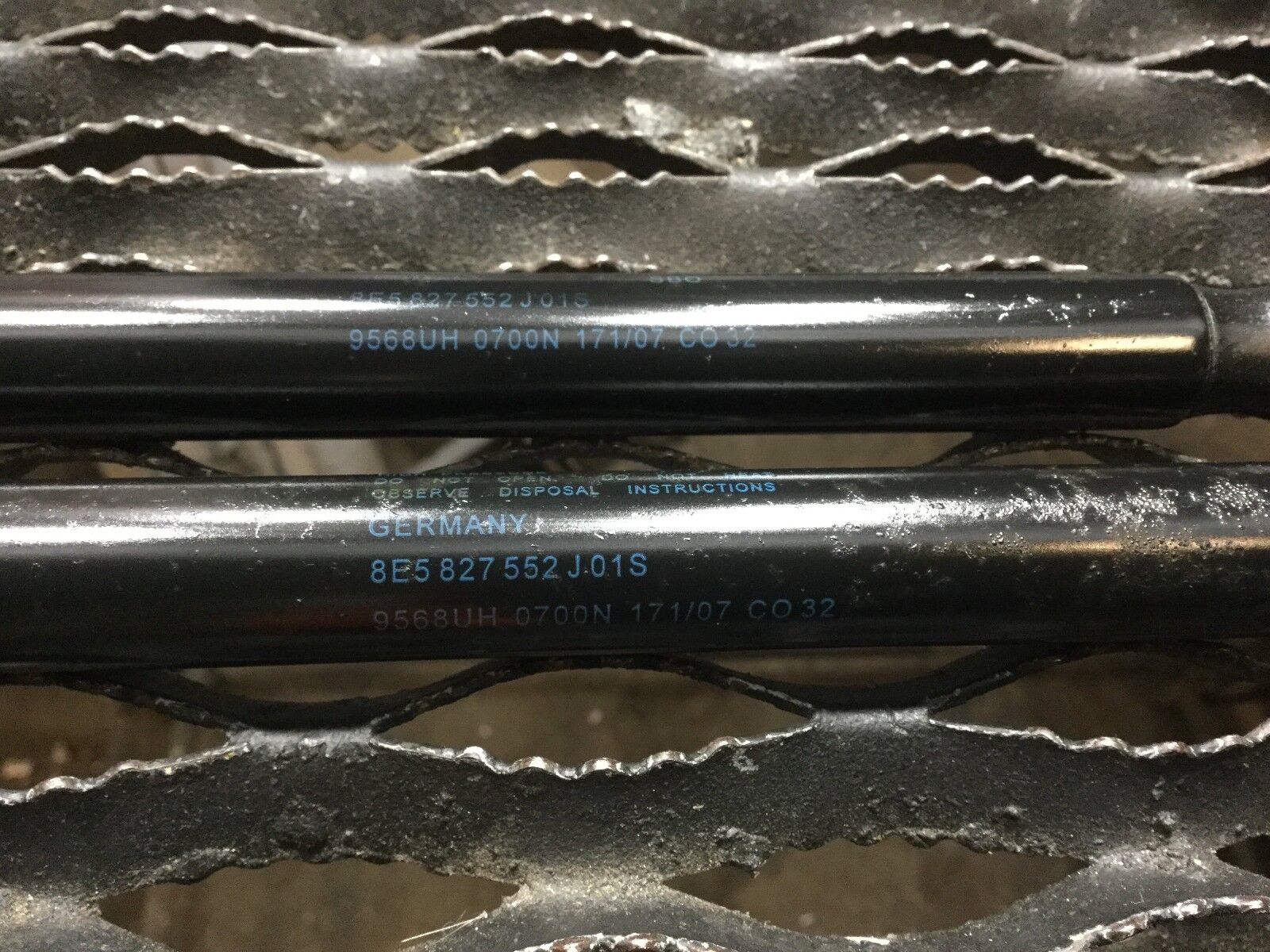 04-08 Audi A4 Sedan Rear Trunk Shock Strut Support - Left & Right Pair (2pcs) OEM Replacement - Perfect for Trunk Lid Support & Smooth Opening/Closing