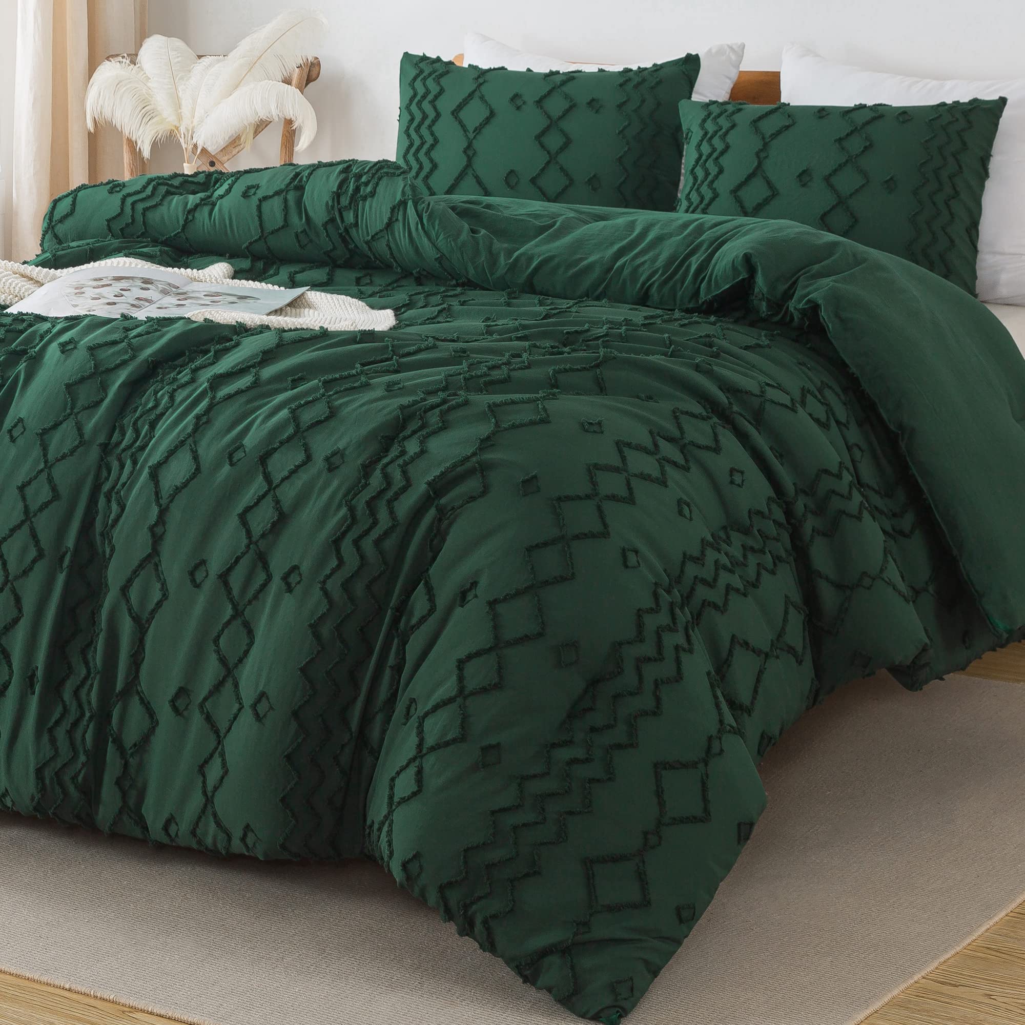Andency Emerald Green Tufted Comforter Set Full Size (79x90 Inch) - 3 Piece Boho Farmhouse Bedding Set with Textured Geometric Design, Soft Microfiber Down Alternative Comforter & 2 Pillow Shams - Perfect for Guest Rooms, Master Bedrooms & Cozy Farmhouse Decor
