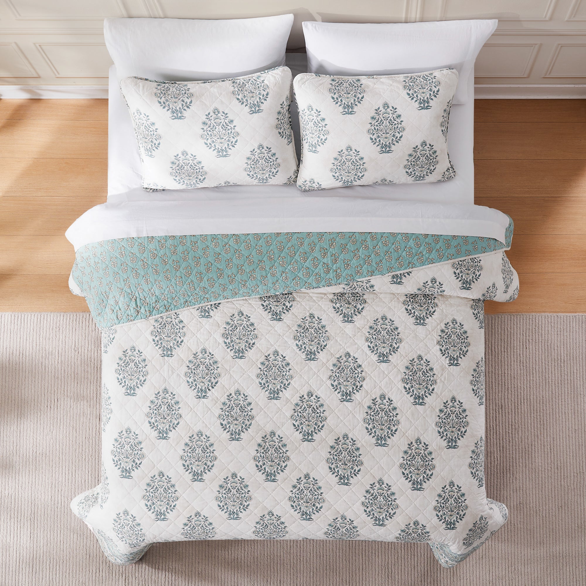 Sofia Flower Block Bouquet Reversible Cotton Quilt 3-Piece Set - Soft Bedding Comforter for Master Bedroom, Guest Room & Dorm Decor