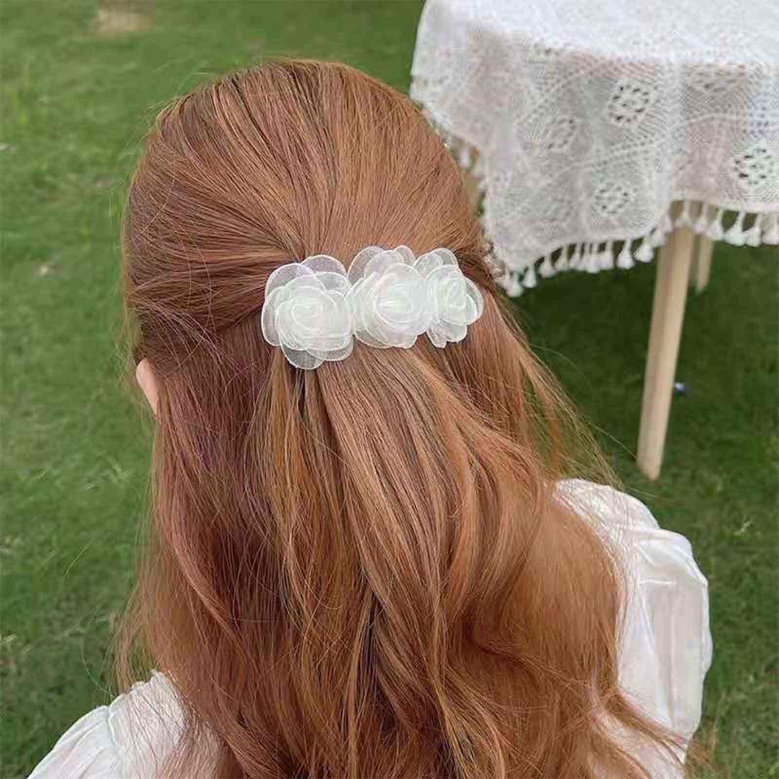 Allereya White Flower Hair Clip Barrette - Elegant Floral Hairpin for Women & Girls, Wedding Bridal Hair Accessories, Ponytail Holder, Perfect Gift for Special Occasions - Great for Weddings, Parties, and Everyday Wear
