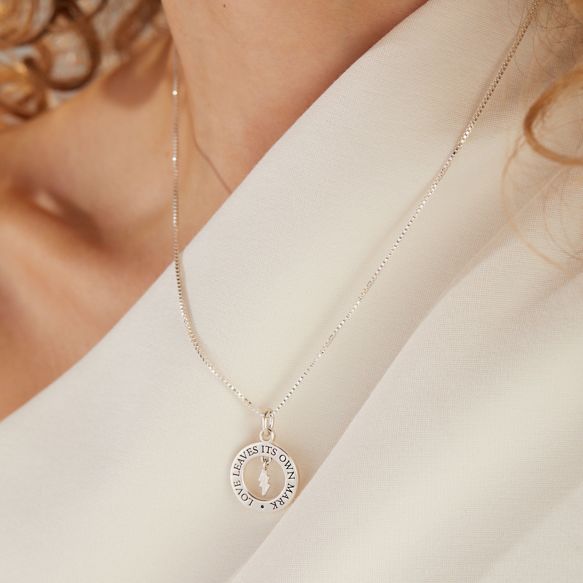 Harry Potter™ 'Love Leaves Its Own Mark' Adjustable Necklace - Perfect for Cosplay, Gift Giving & Wizarding World Fans