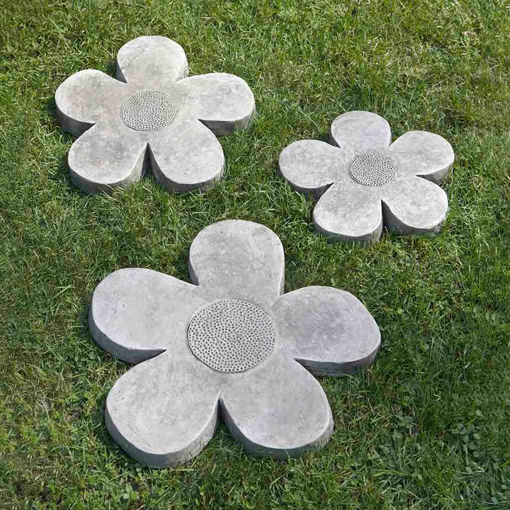Campania International Flower Power Stepping Stone Set - Decorative Garden Pathway Stones for Outdoor Landscaping & Backyard Decor
