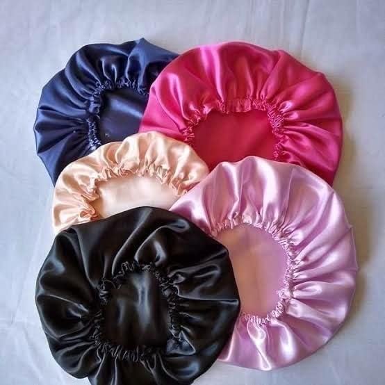 UVII Silk Hair Cap with 3 Satin Scrunchies - Adjustable Bonnet for Curly Hair, Sleeping & Slipping Prevention - Perfect for Nighttime Hair Care & Travel Accessories