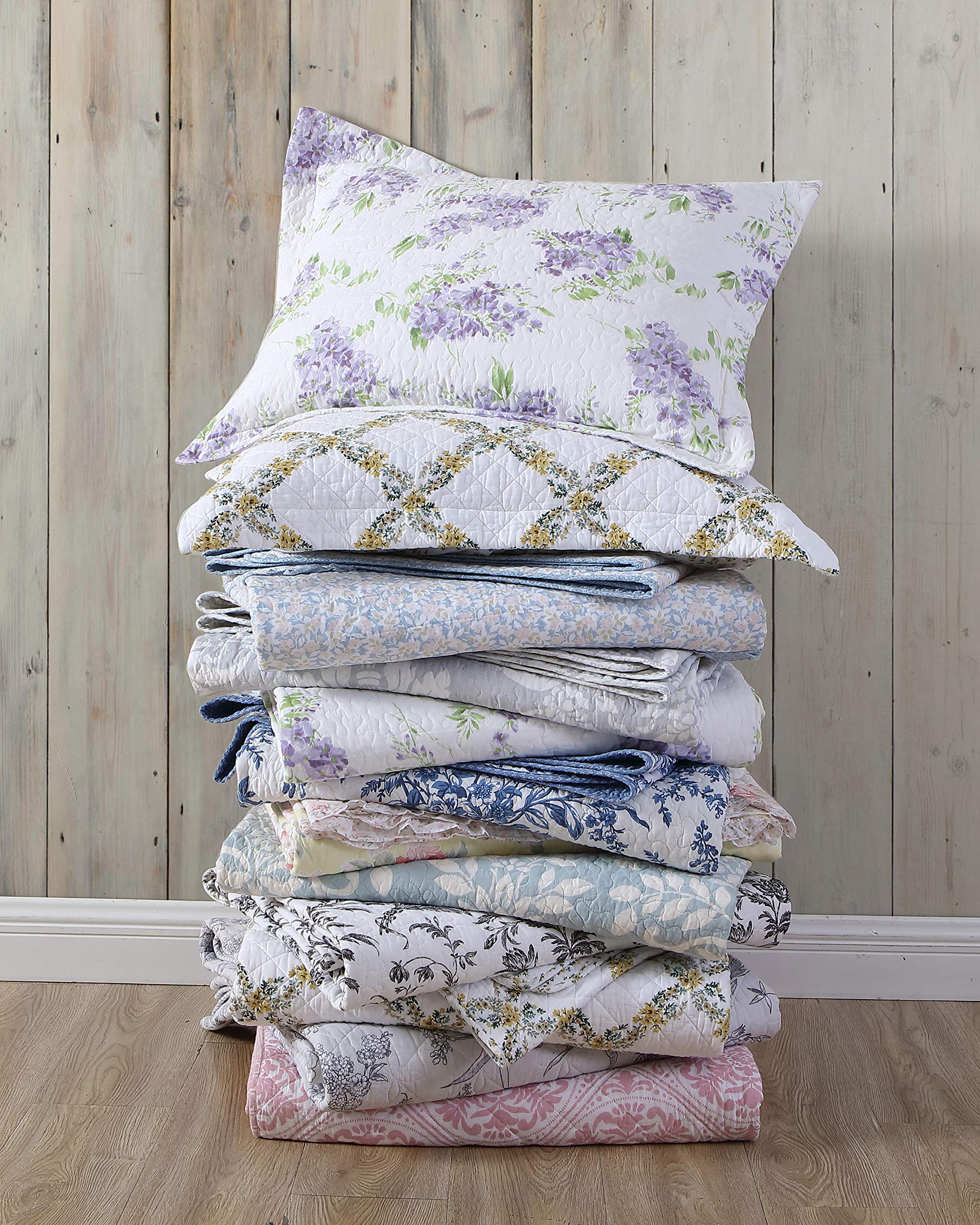 Laura Ashley Home - Queen Size Reversible Cotton Quilt Set with Matching Shams, Brompton Green - All Season Bedding for Comfort & Style | Perfect for Master Bedroom, Guest Room & Cozy Home Decor