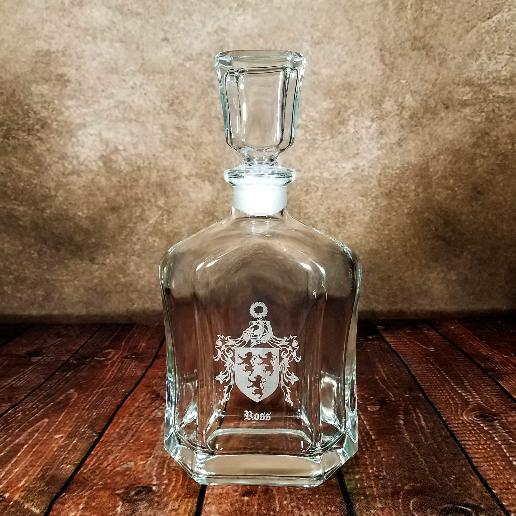 Personalized Family Crest Whiskey Decanter with Engraved Coat of Arms - Elegant Glass Liquor Decanter for Bourbon, Scotch & Whiskey - Perfect for Weddings, Anniversaries & Family Gifts