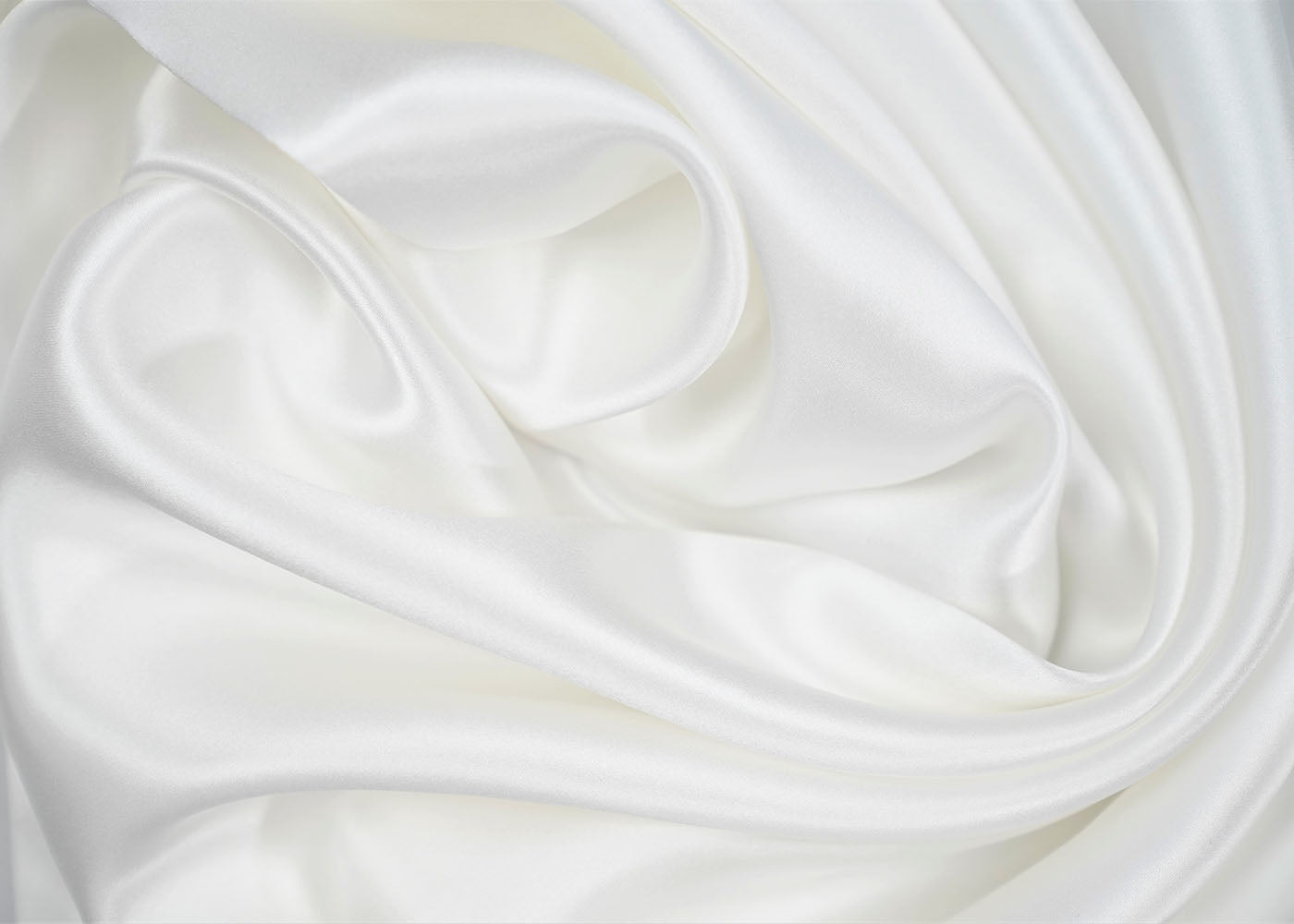 100% Pure Mulberry Silk Pillowcase with Zipper Closure - 16 Momme Grade for Hair & Skin Care - Perfect for Anti-Aging, Reducing Wrinkles & Bedroom Luxury (Queen Size, White) - Ideal for Beauty Sleep & Home Spa Experience