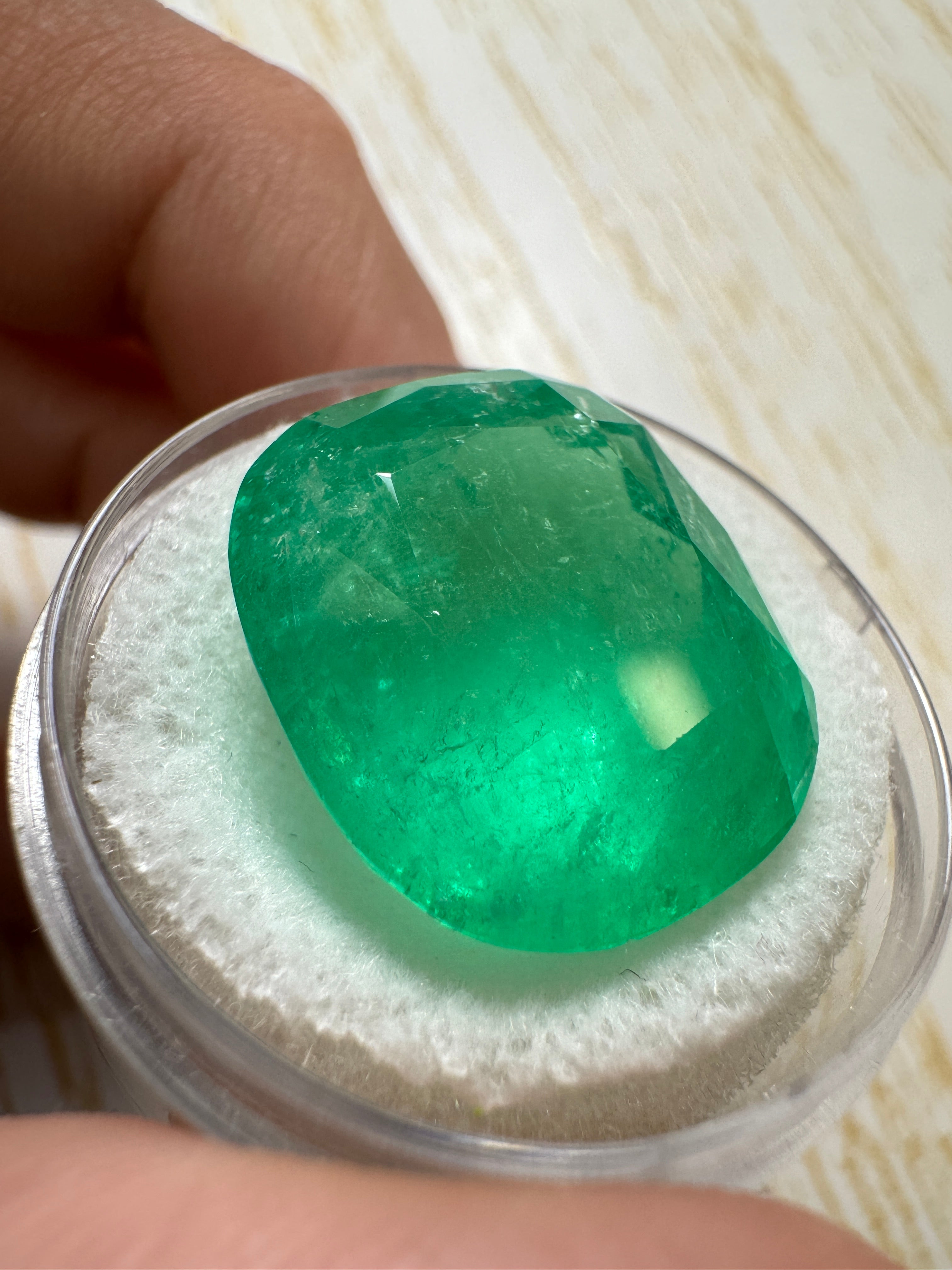 22.61 Carat Natural Colombian Emerald - Loose Cushion Cut Gemstone for Jewelry Making (18x16mm, Spring Green) | Perfect for Engagement Rings, Necklaces & Custom Designs